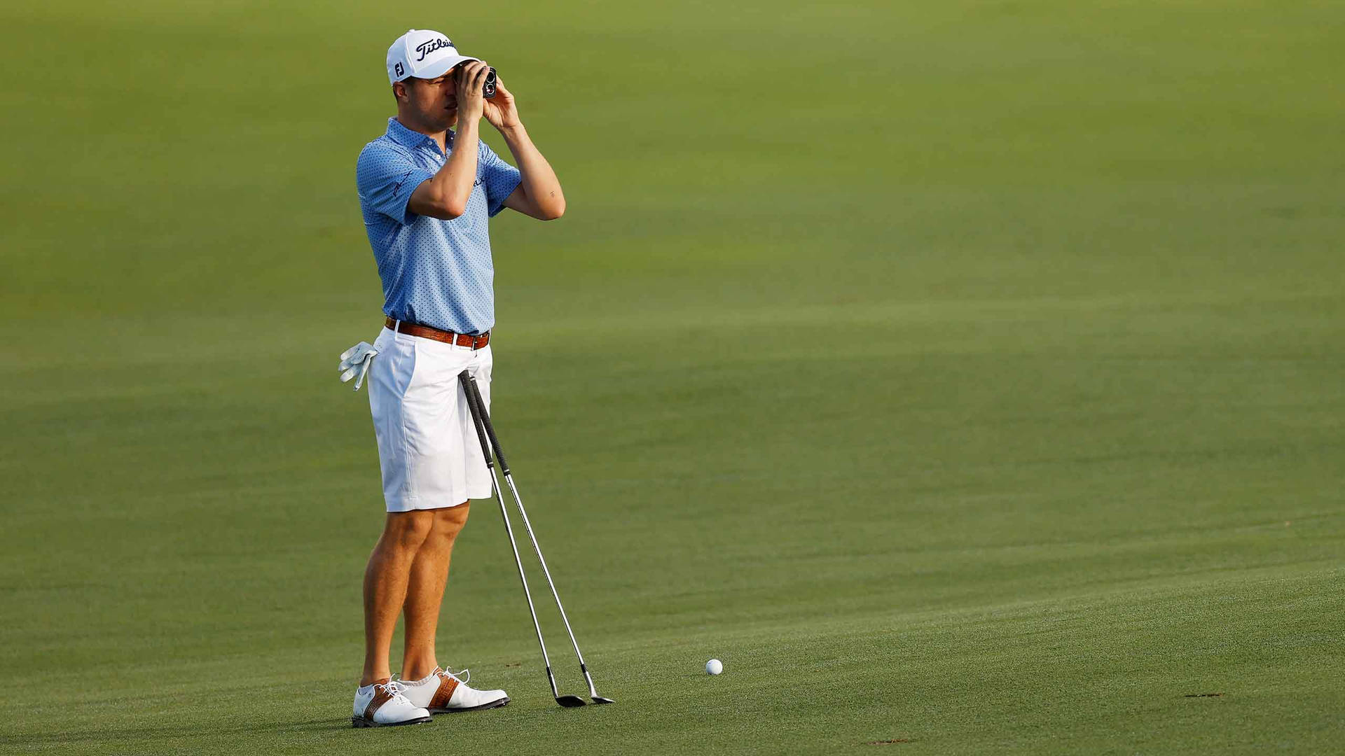 Justin Thomas Surveying The Field