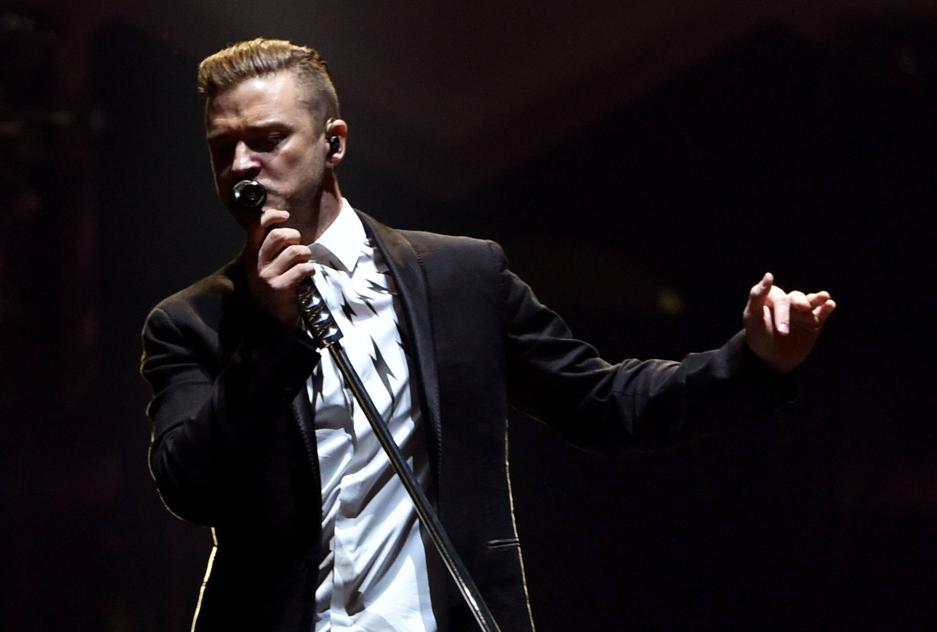 Justin Timberlake Singing Microphone