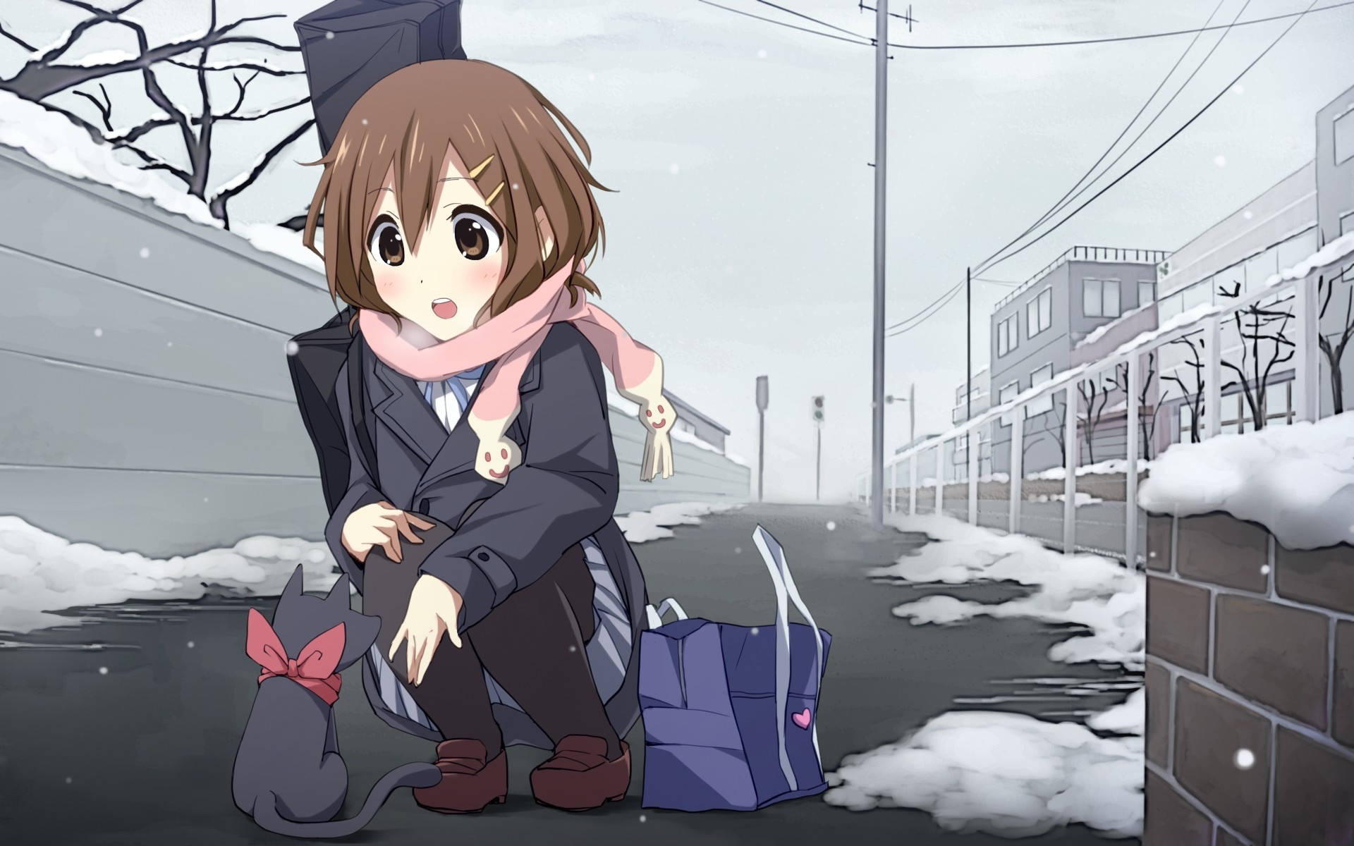 K-on Yui Saw A Cat In Road Background