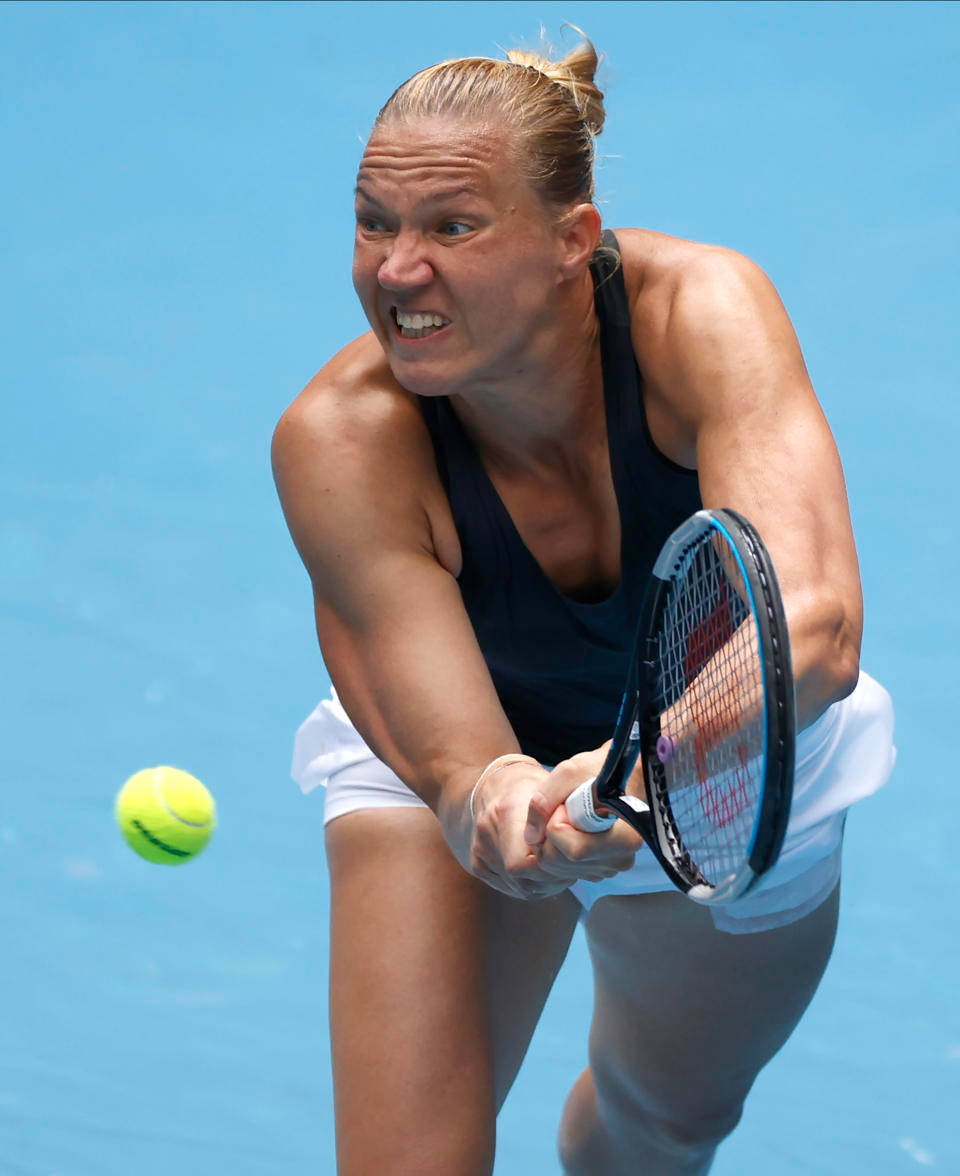 Kaia Kanepi Reaching For Ball Background