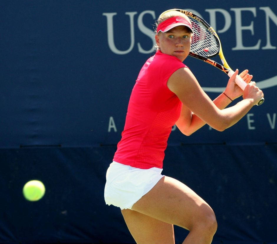 Kaia Kanepi Tennis Playing U.s. Open Background