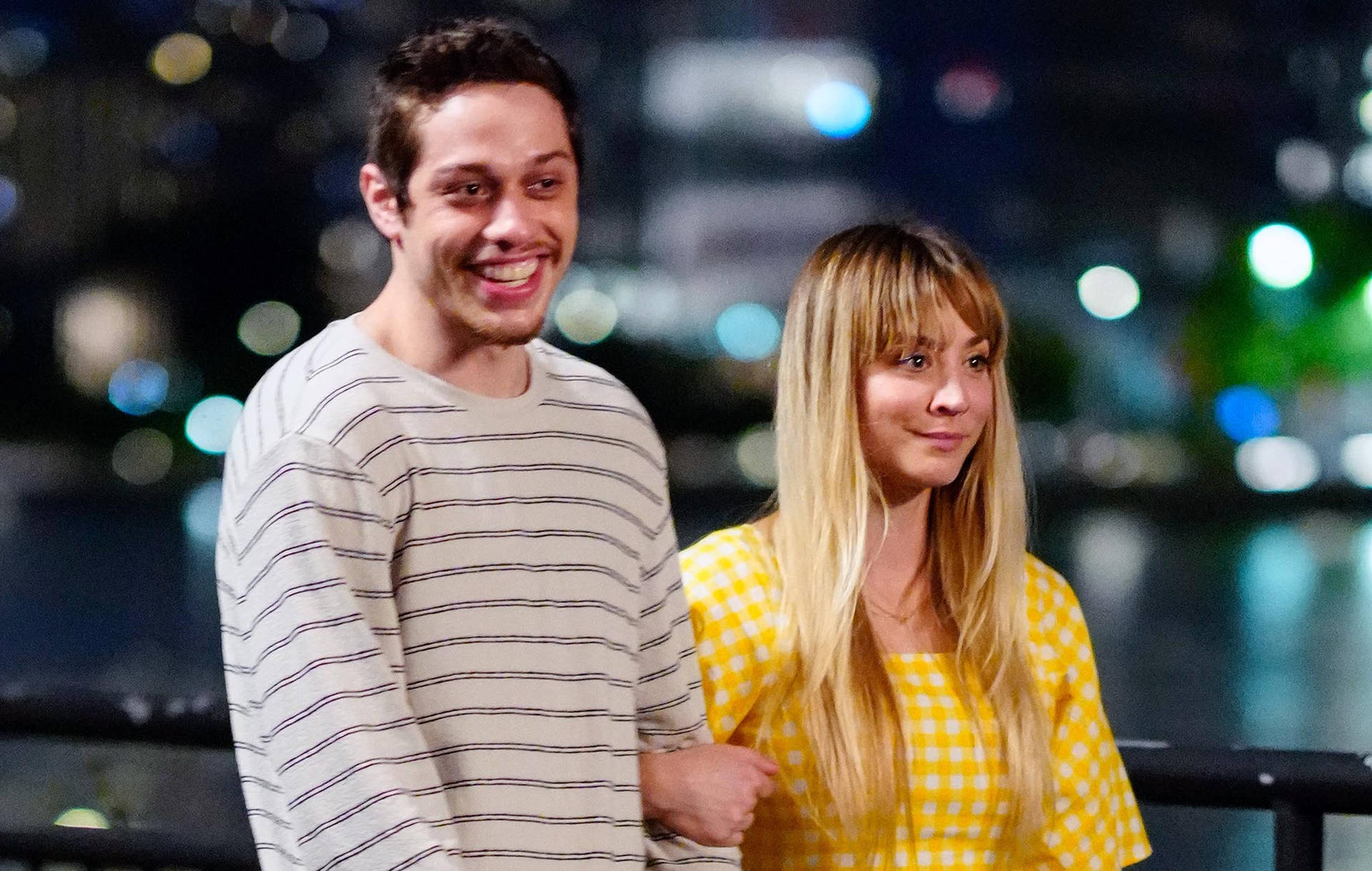 Kaley Cuoco And Pete Davidson Background