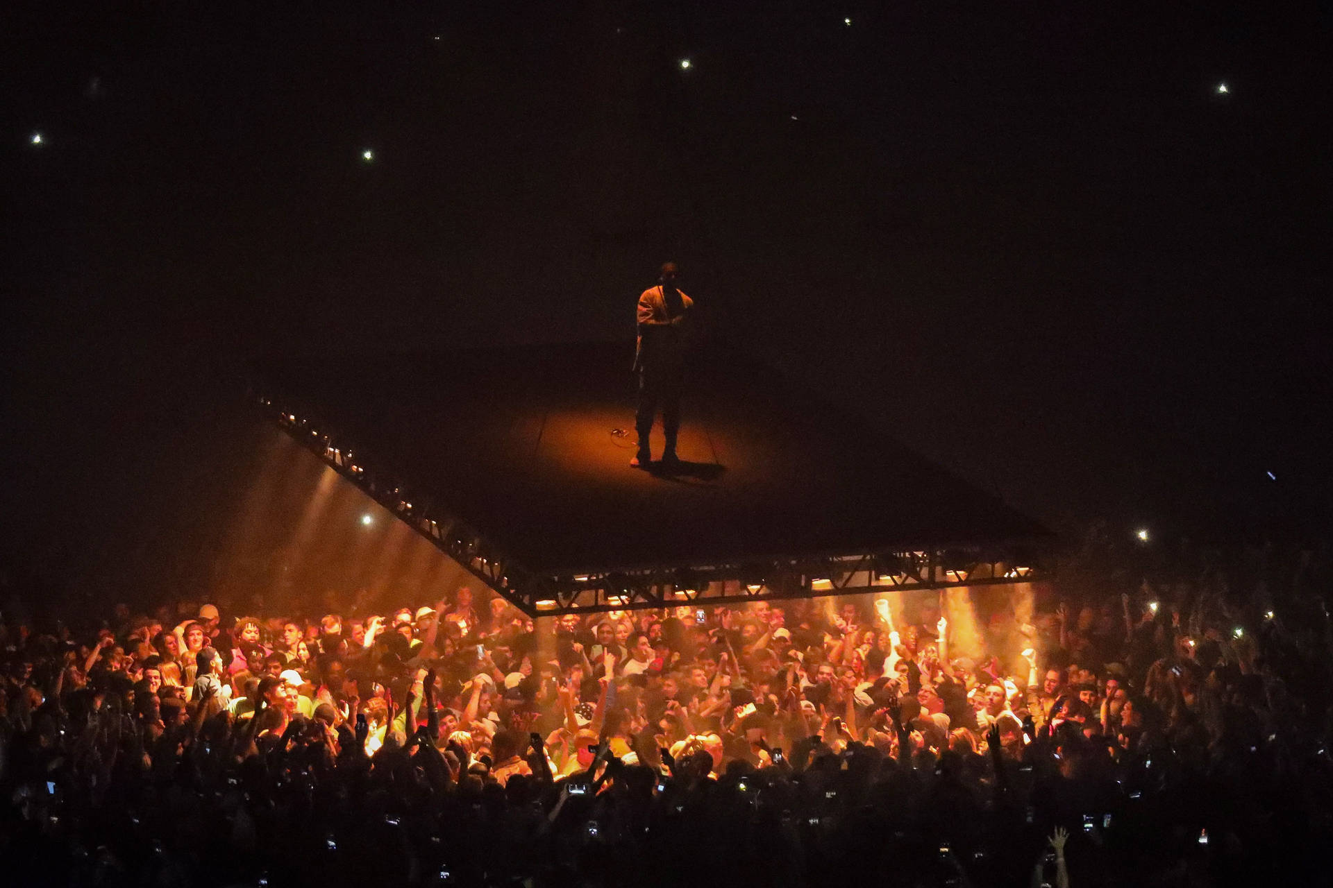Kanye West Saint Pablo Stage Tilt