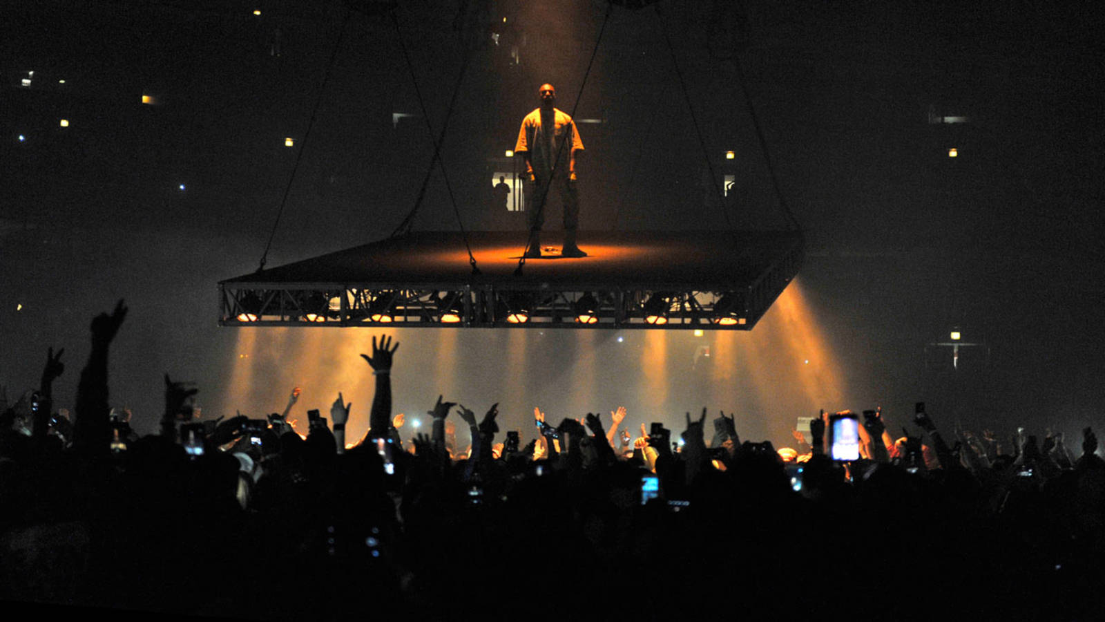 Kanye West Saint Pablo Standing Over Crowds