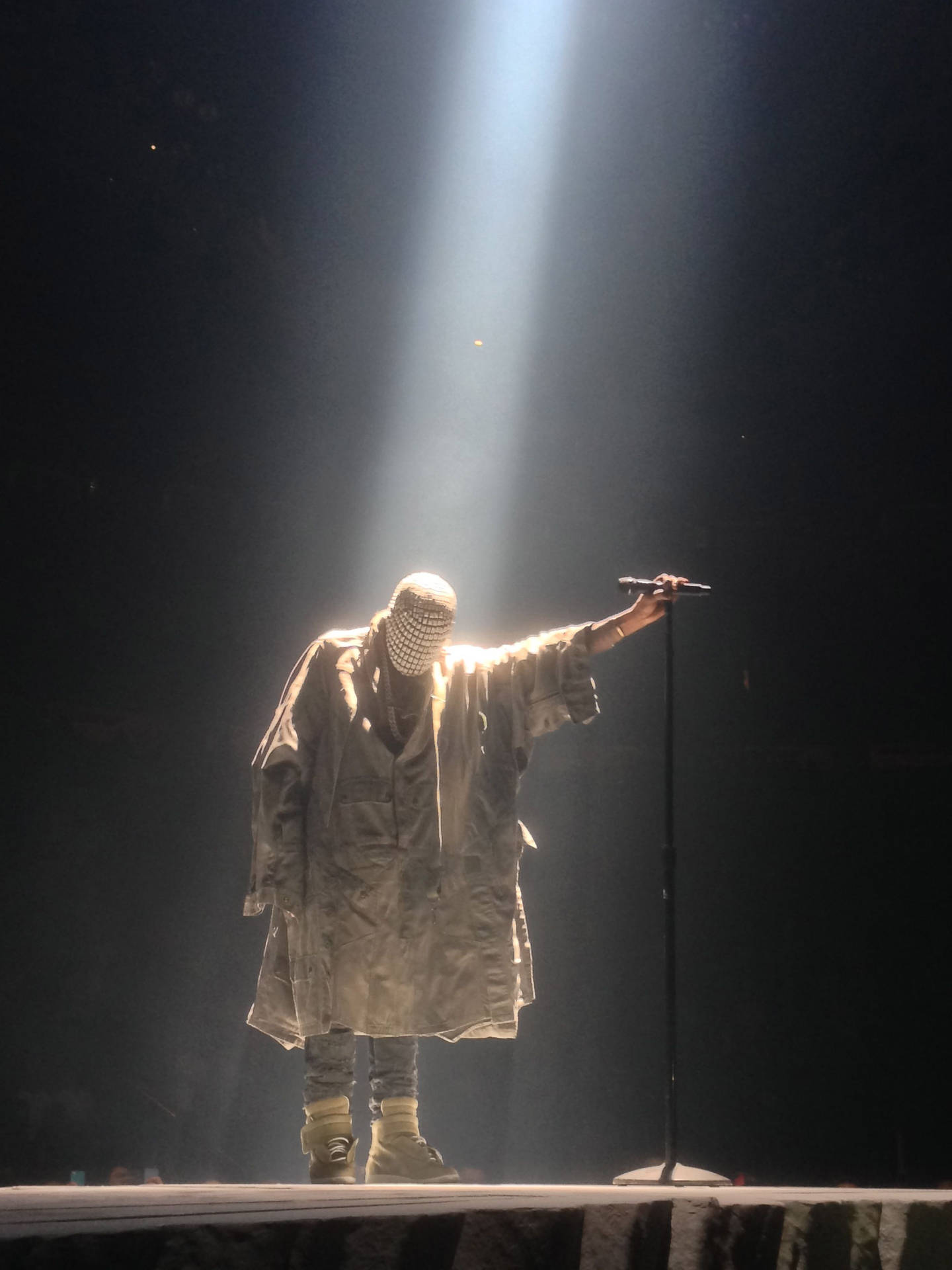 Kanye West Ye With The Sun In The Background Background