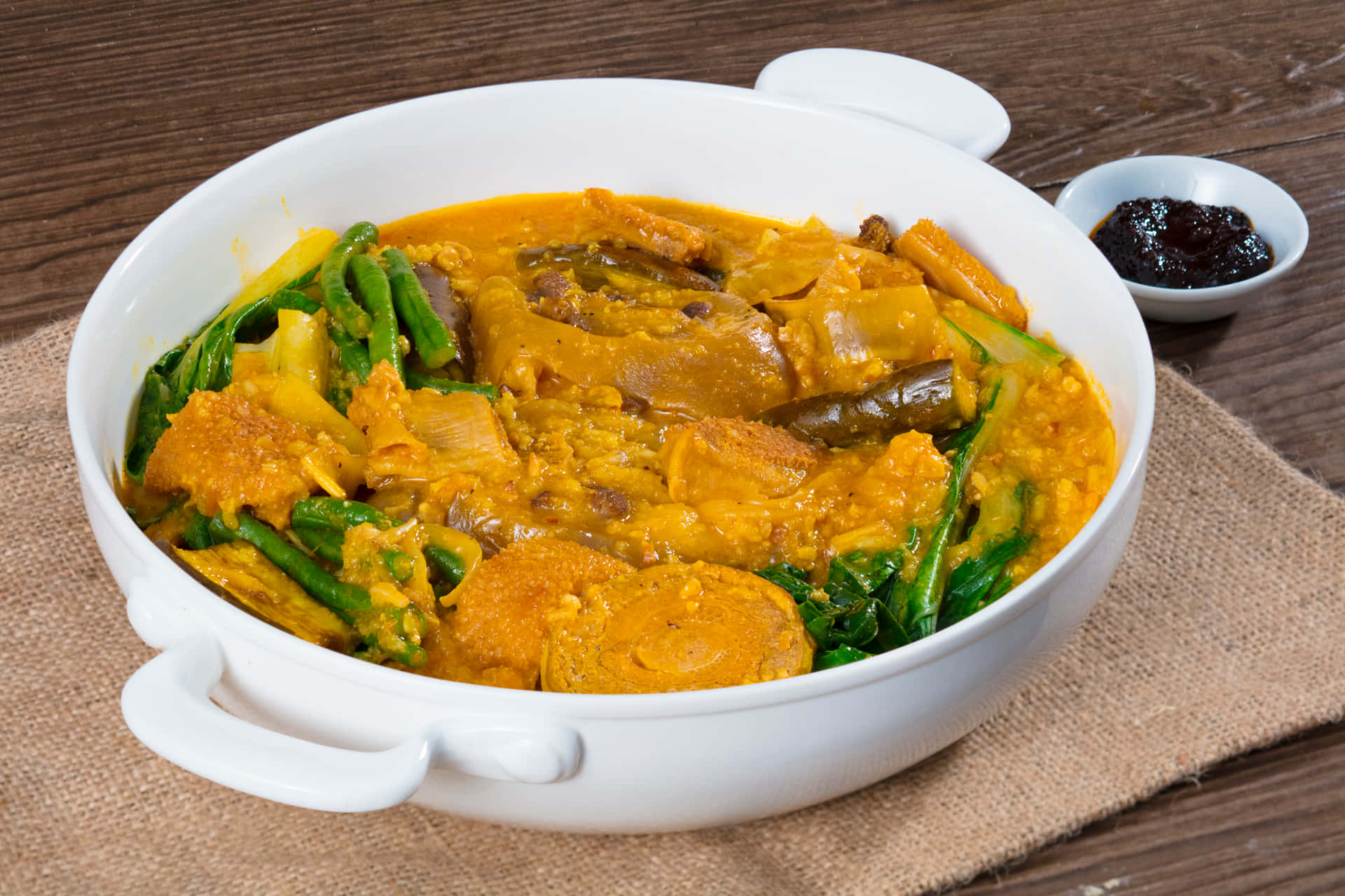 Kare-kare In A Simple White Bowl Background