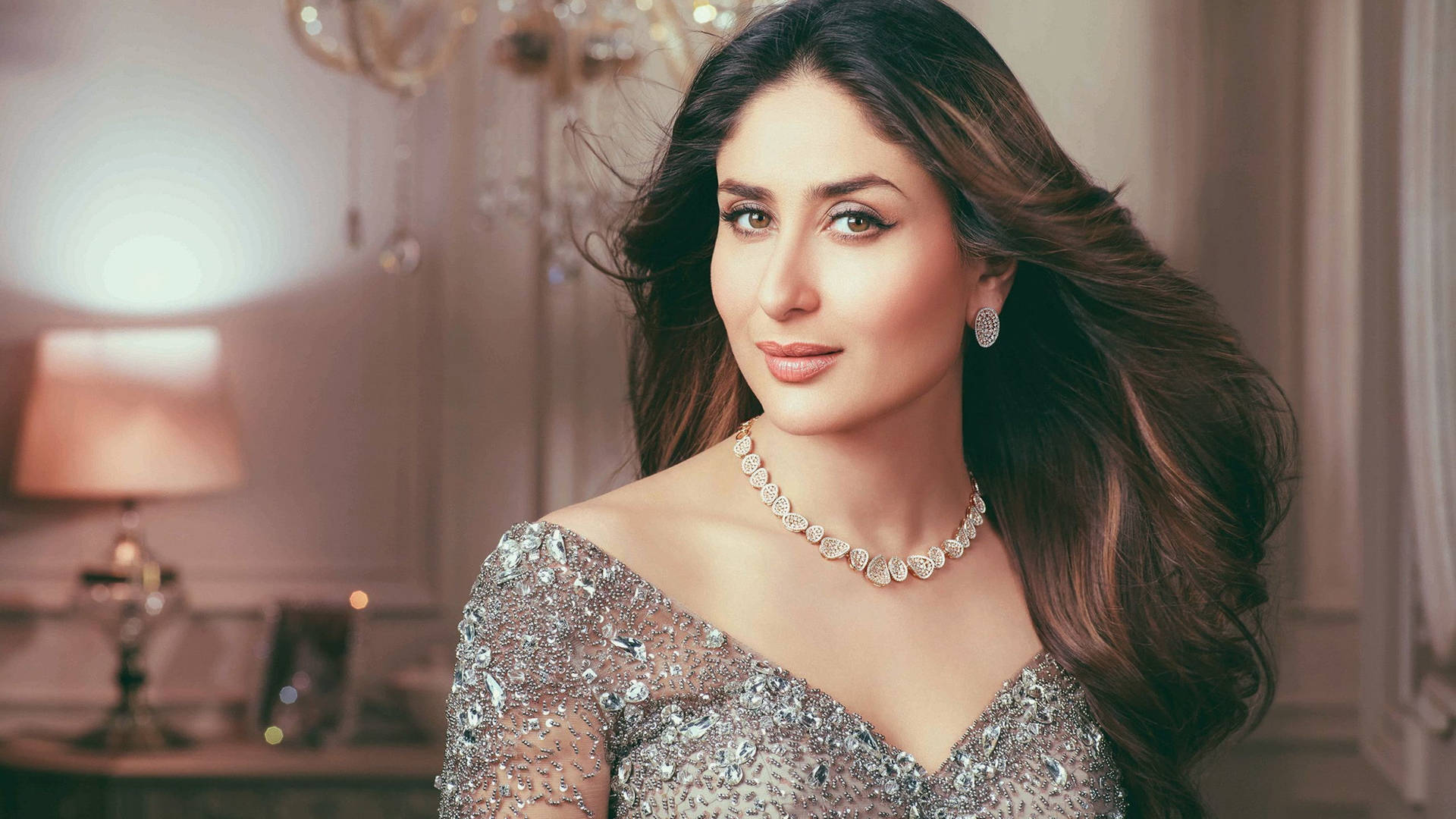 Kareena Kapoor Diamond Jewelry Photoshoot Background