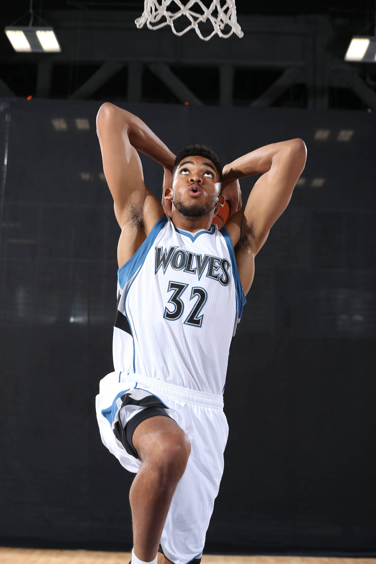 Karl-anthony Towns Looking To Ring Background