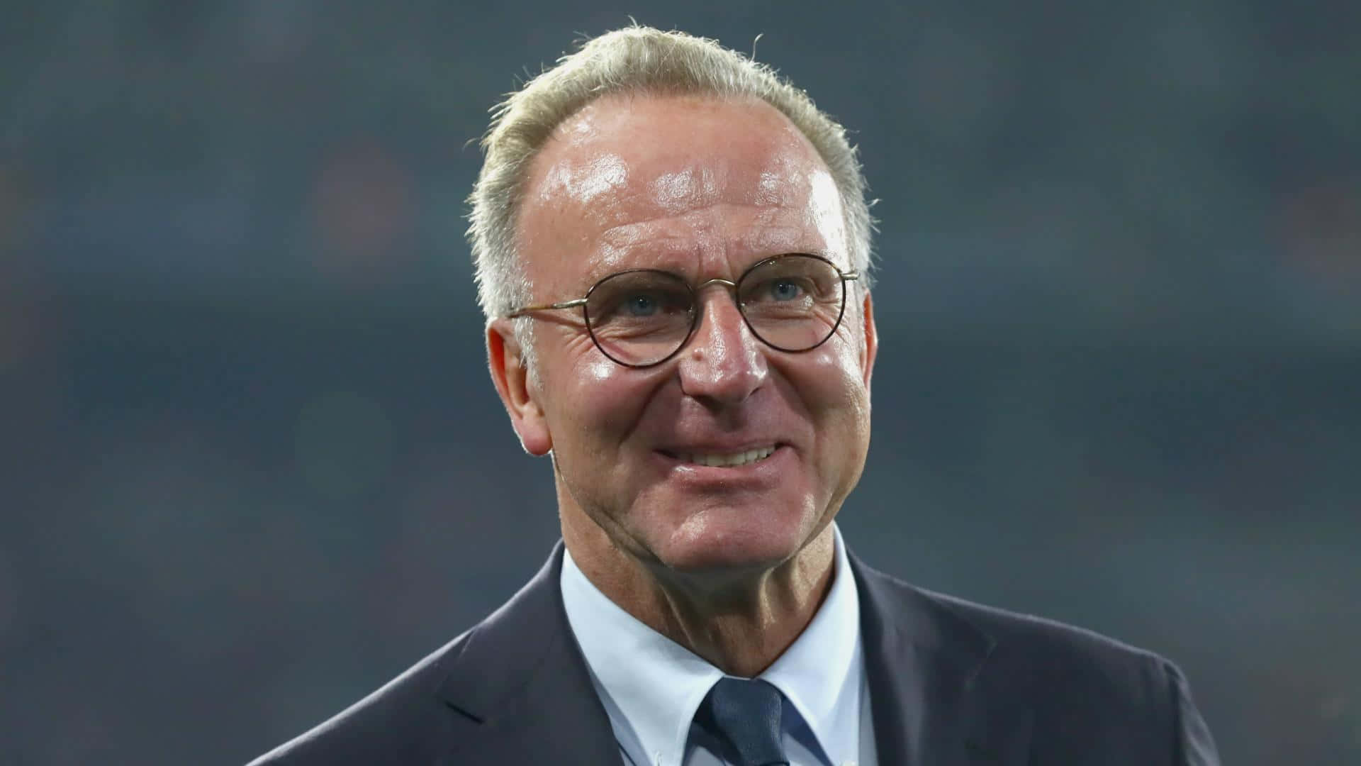 Karl-heinz Rummenigge Bayern München Versus Crvena Zvezda Background