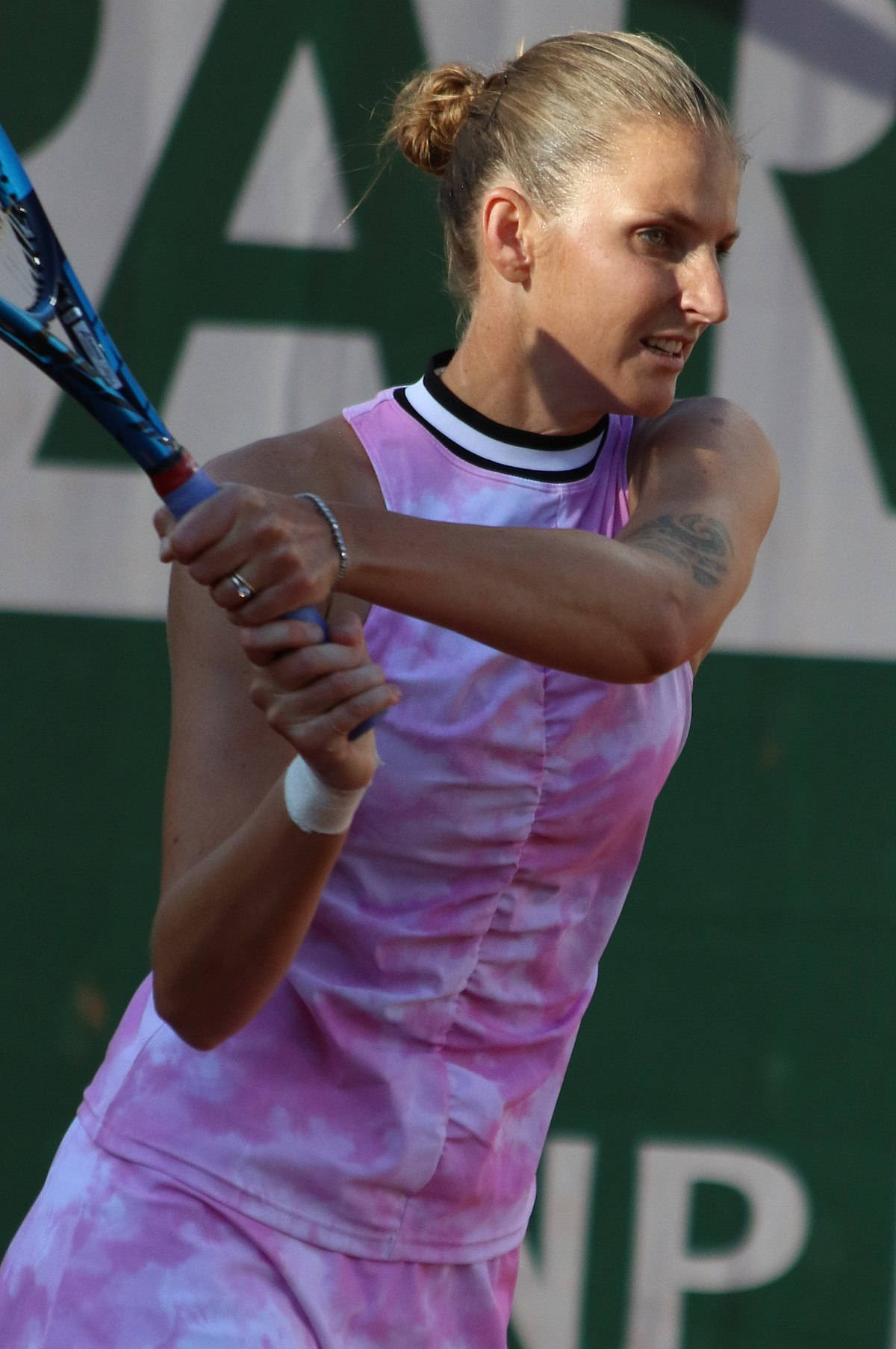 Karolina Pliskova Pink Tennis Dress Background