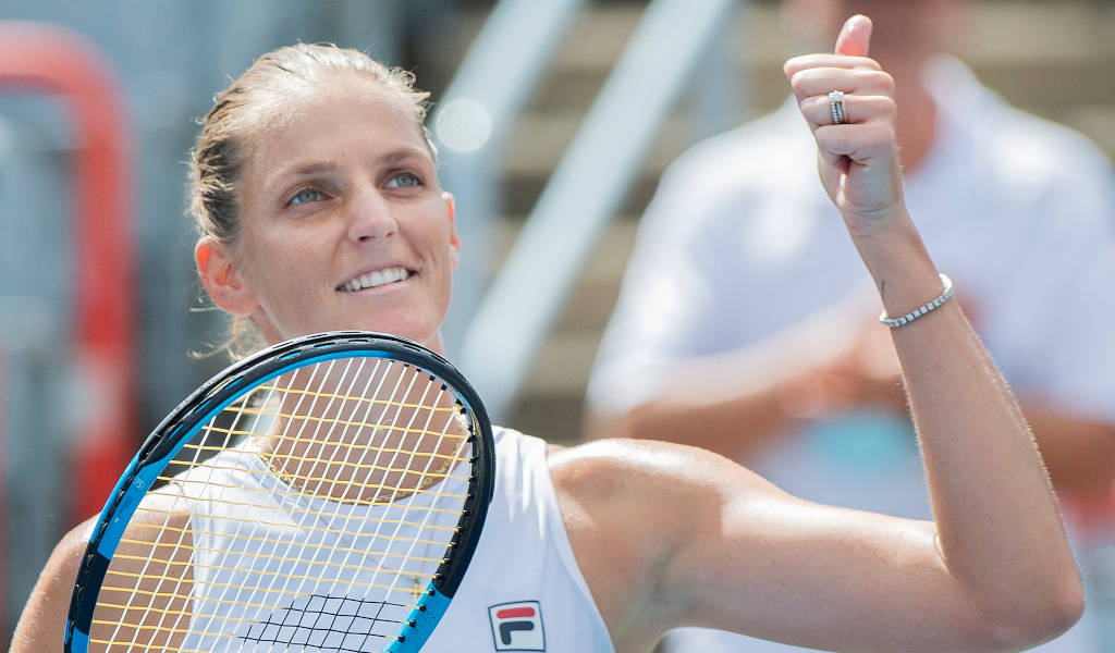 Karolina Pliskova Thumbs Up Background