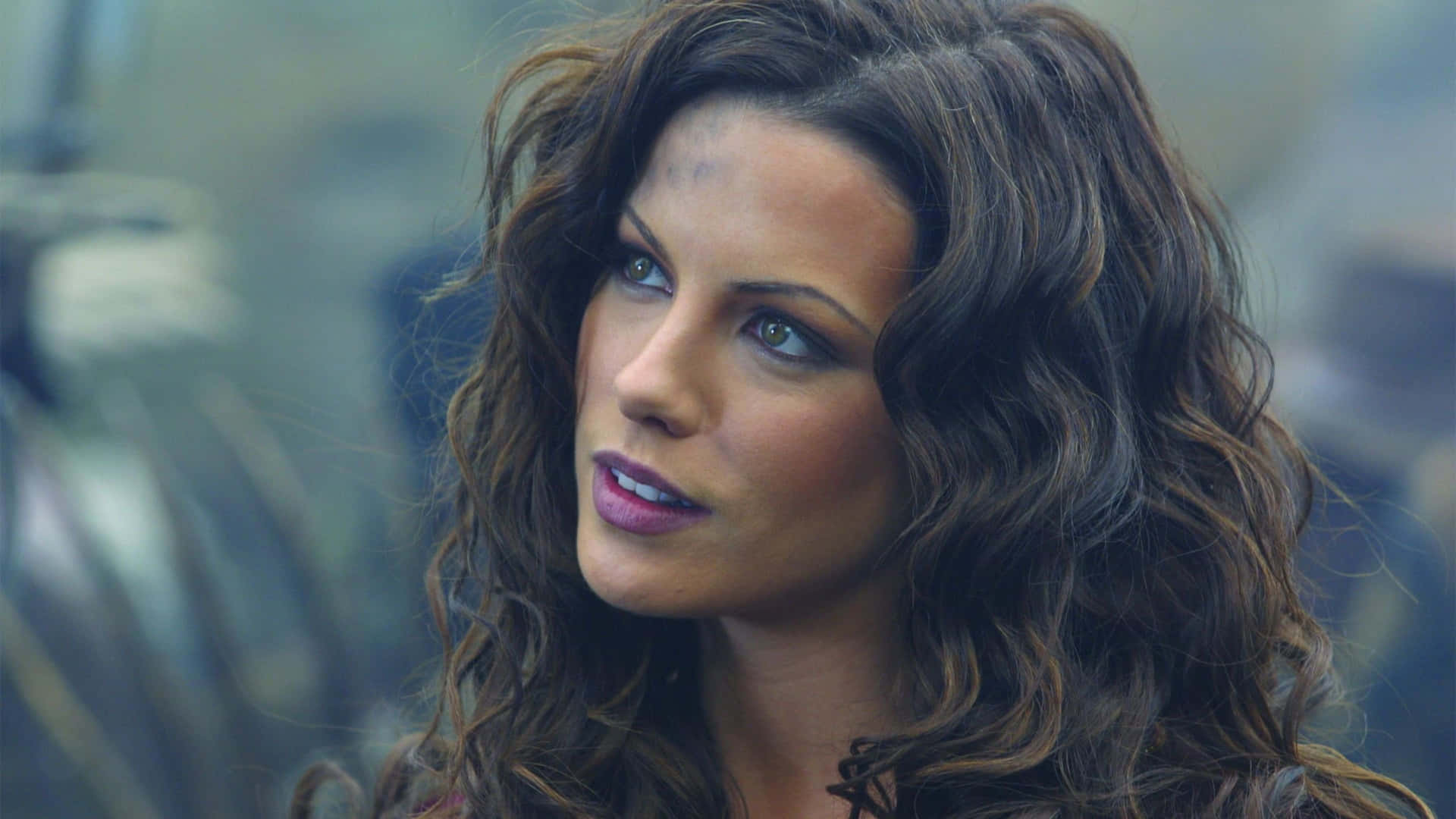 Kate Beckinsale Intense Gaze4 K
