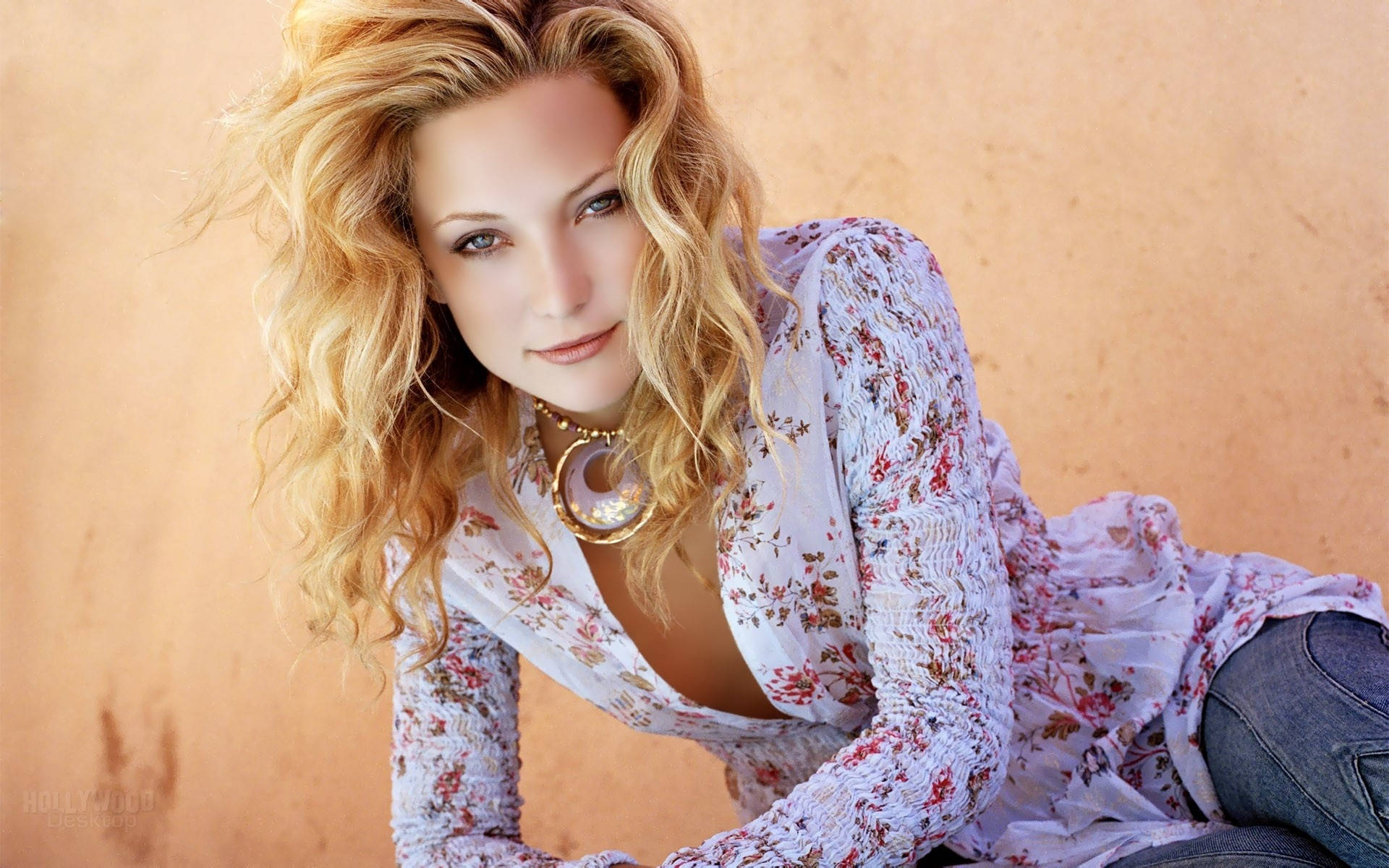 Kate Hudson In Floral Top Background