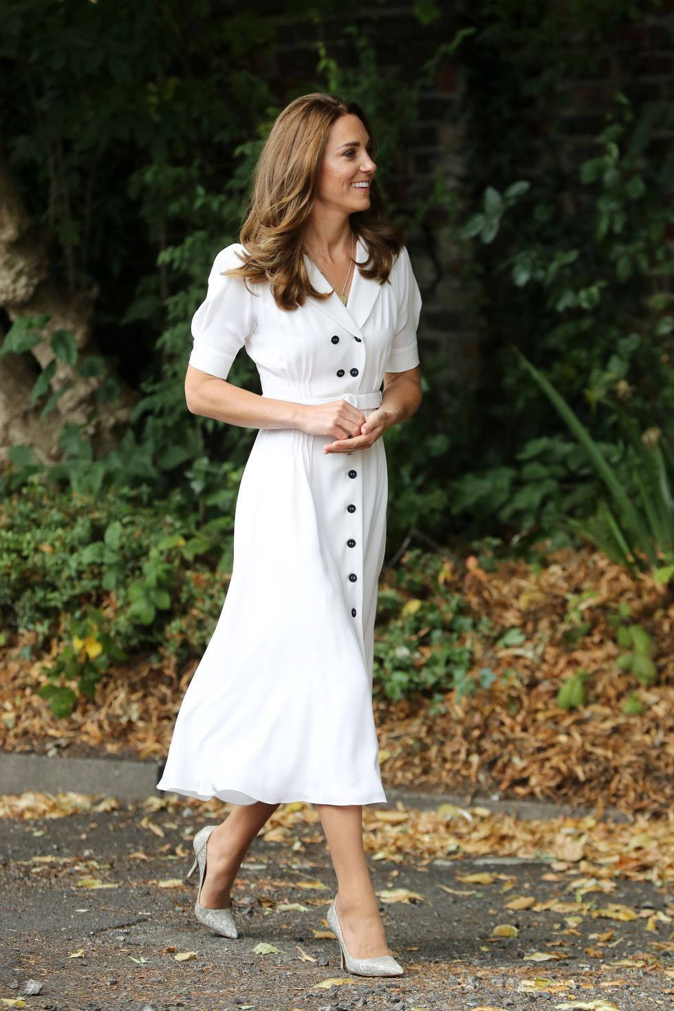 Kate Middleton In Cotton White Dress Background