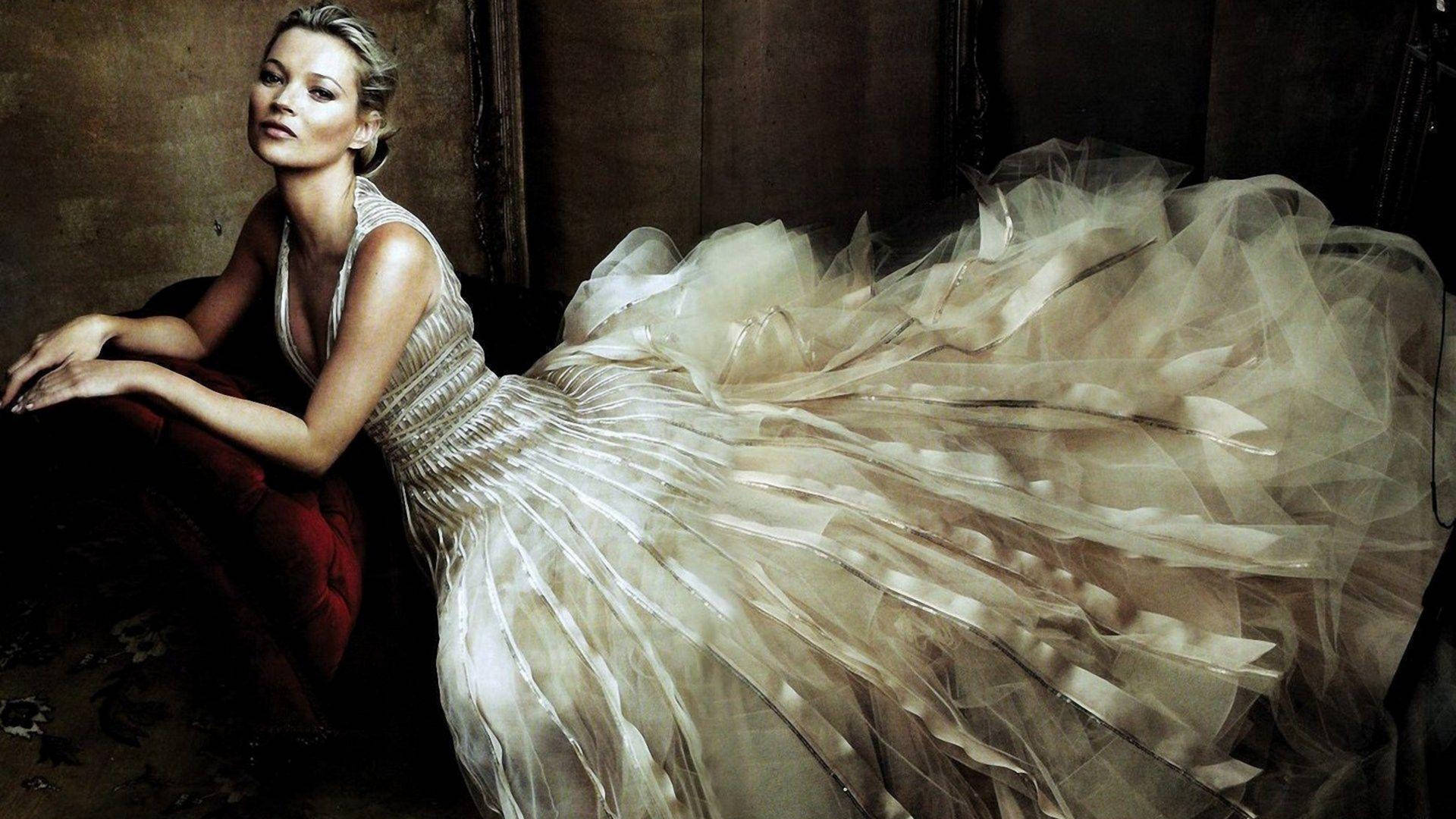 Kate Moss In White Gown Background