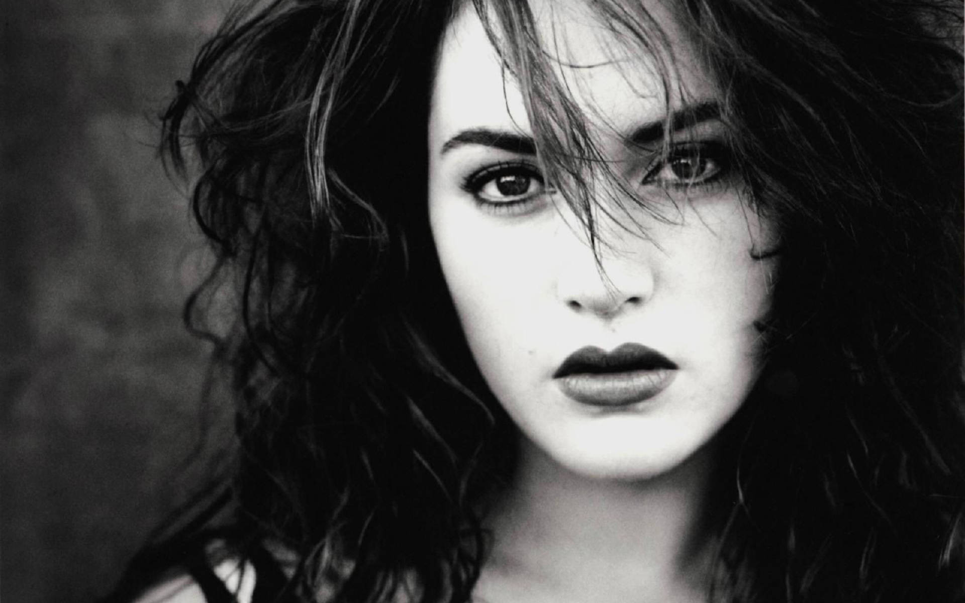 Kate Winslet Black And White Portrait Background