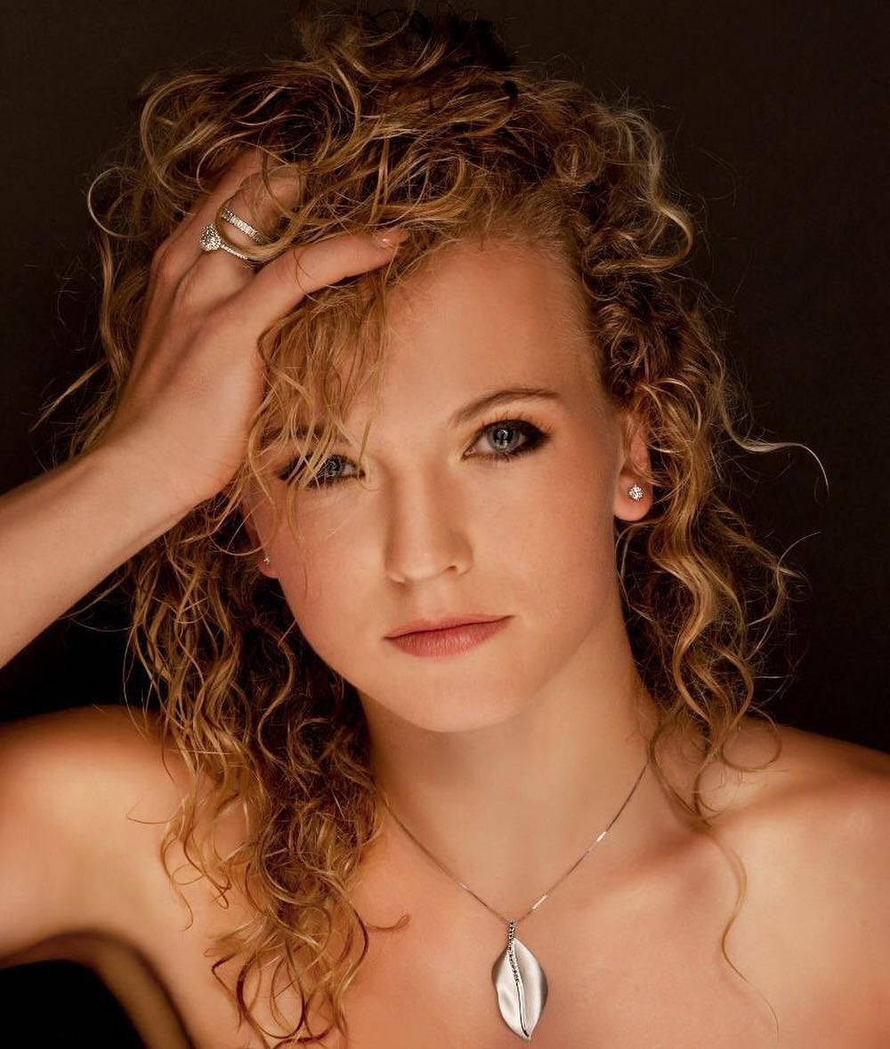 Katerina Siniakova Off The Court Background