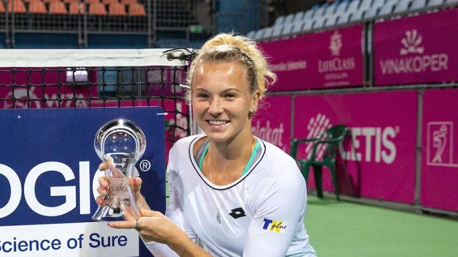 Katerina Siniakova With Trophy Background