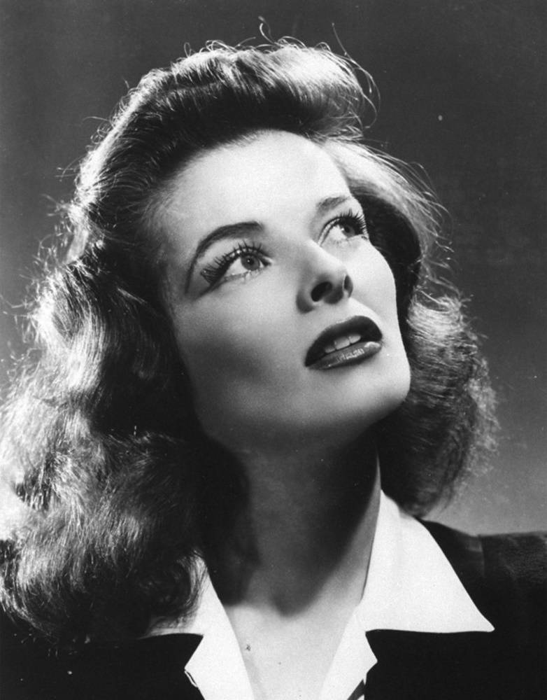 Katharine Hepburn Look Up Pose Background