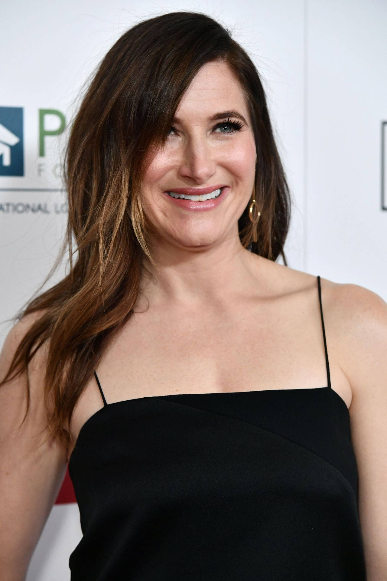 Kathryn Hahn Celebrity Fashion Background