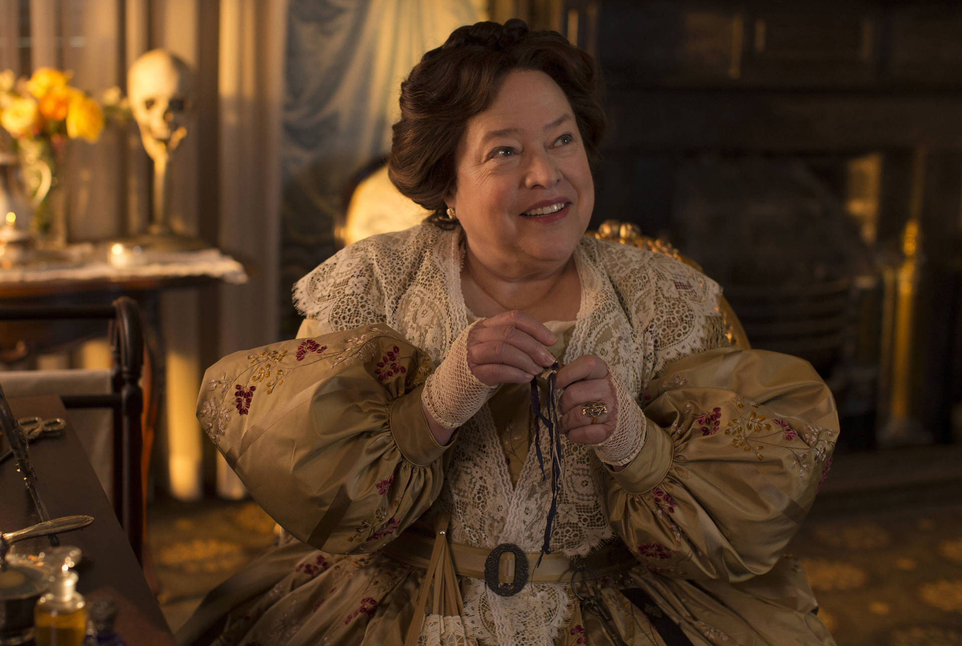 Kathy Bates As Delphine Lalaurie Background