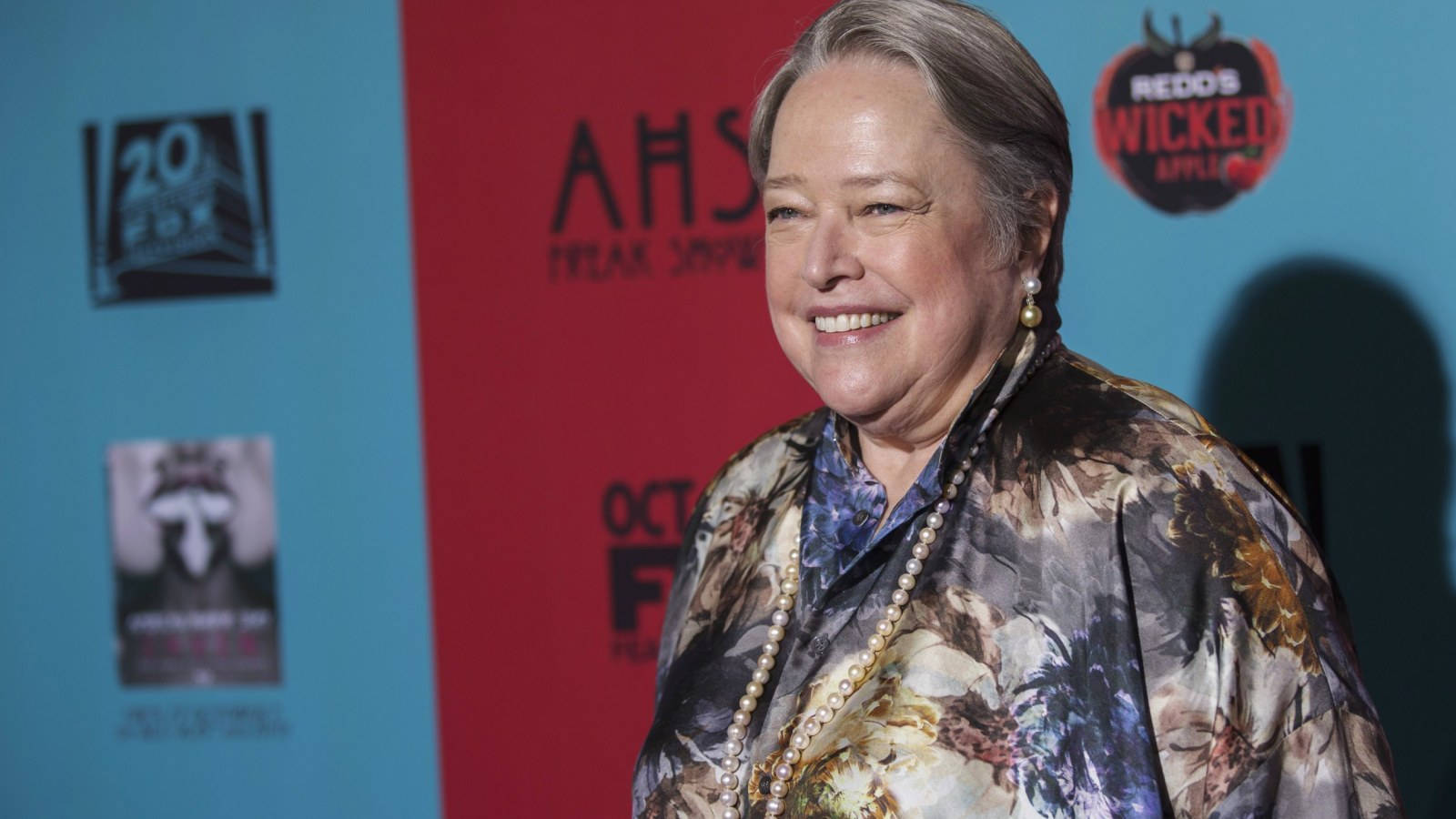 Kathy Bates Attending Awards Night Background