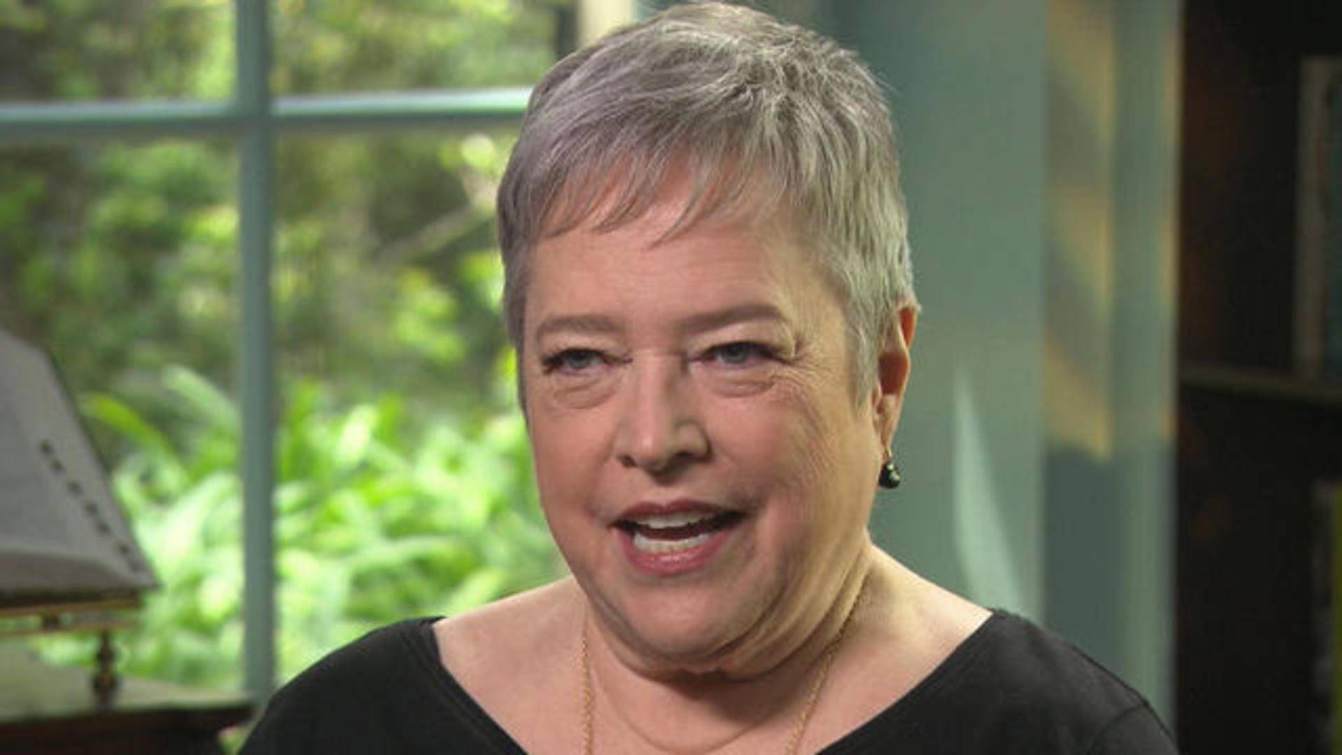 Kathy Bates Battles Lymphedema Background