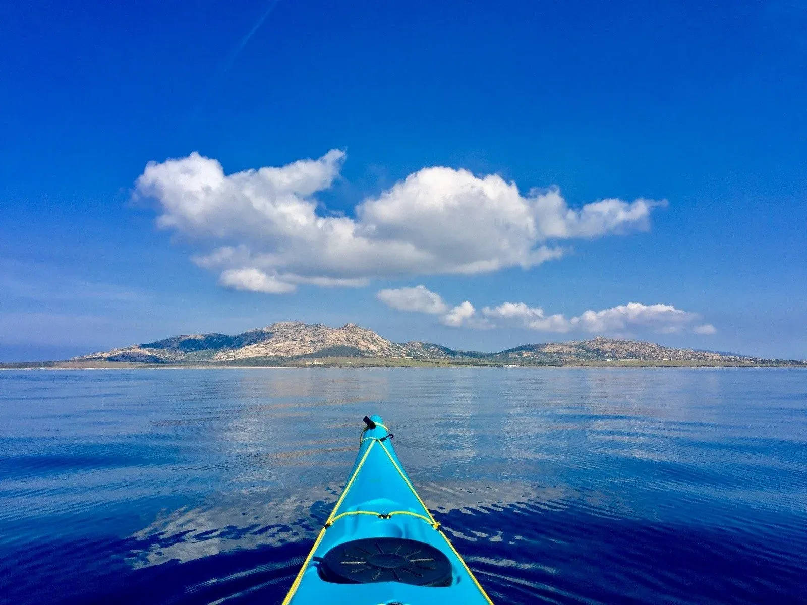 Kayaking Island View Background