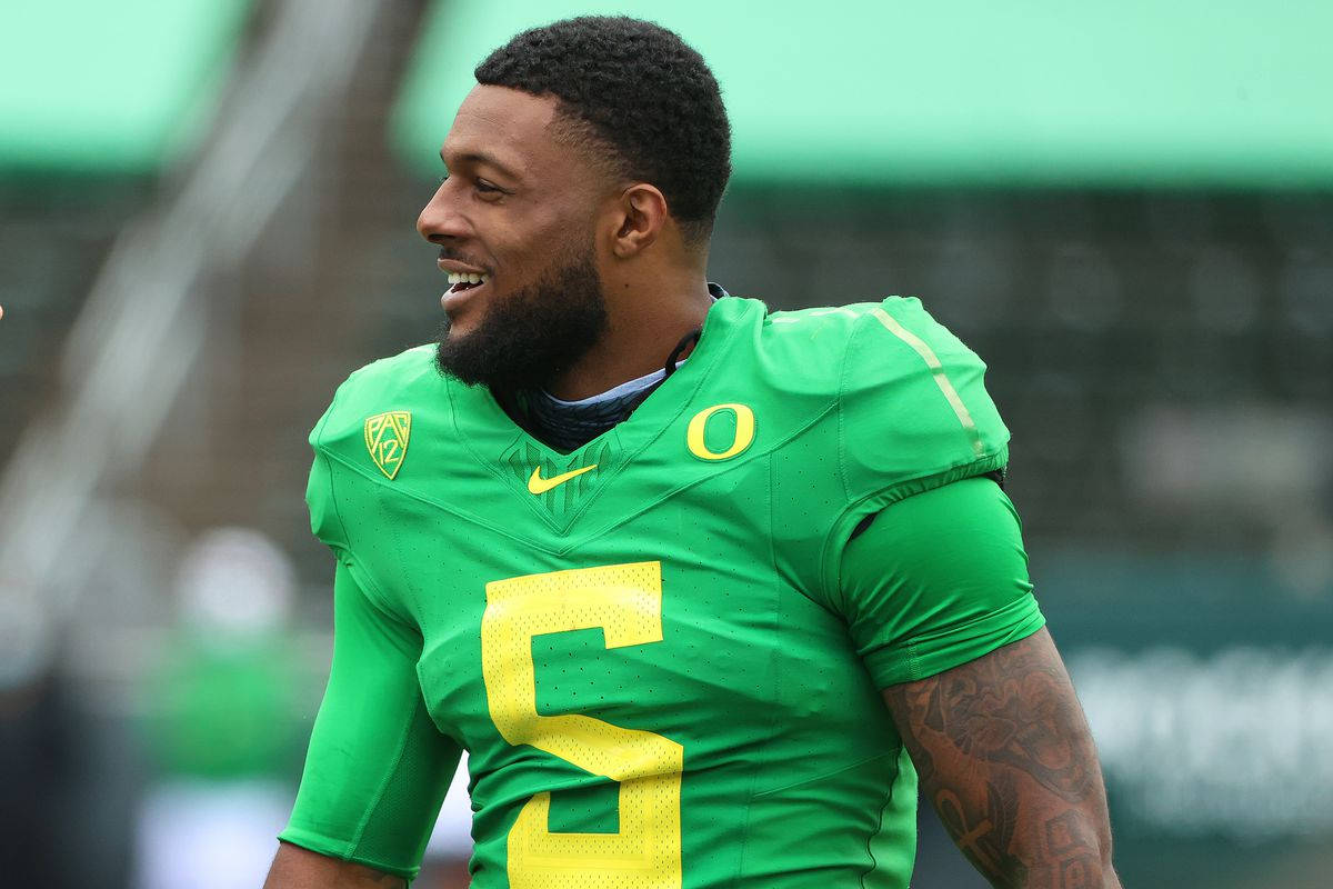 Kayvon Thibodeaux: Oregon's Rising Football Star Background