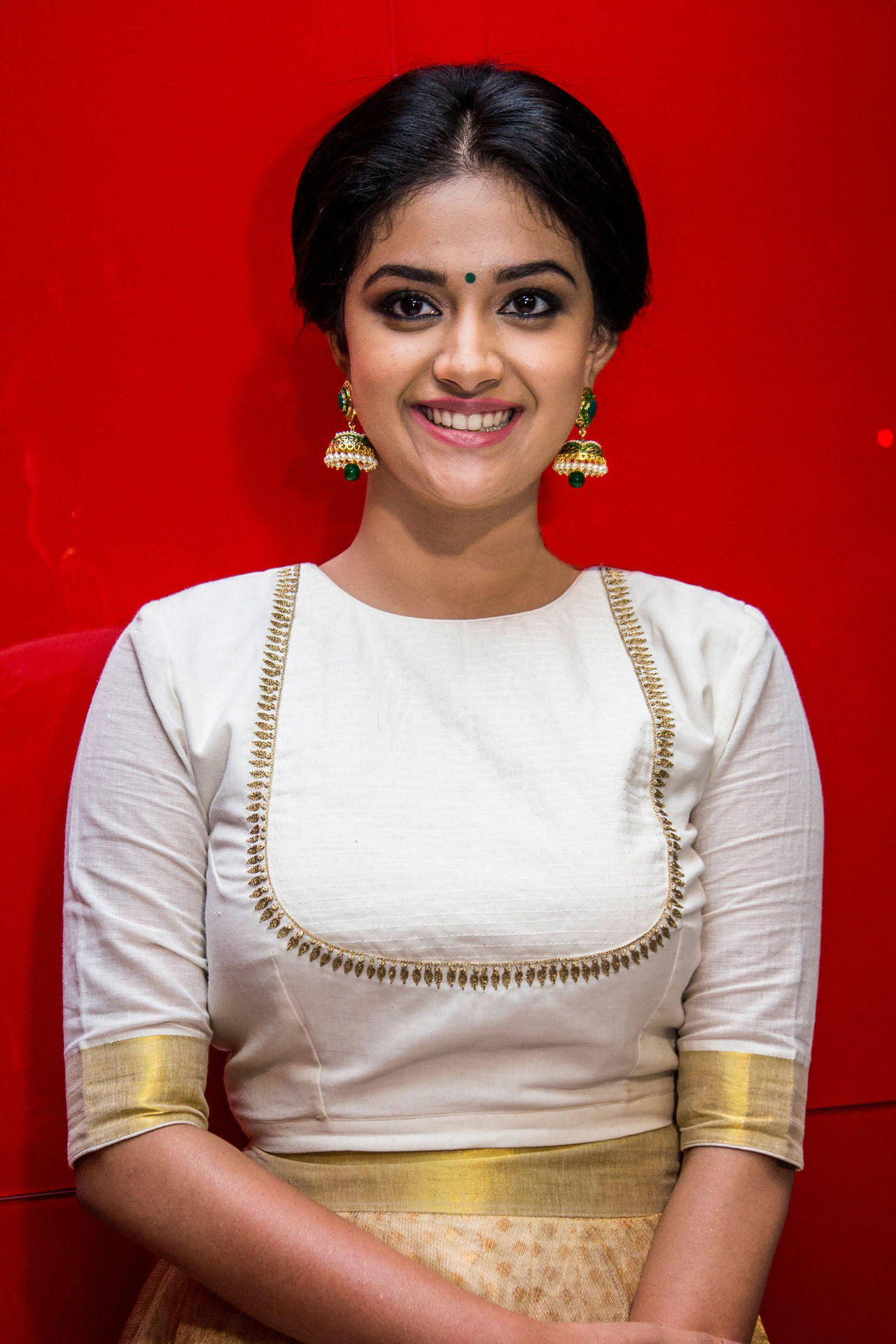 Keerthi Suresh In White And Gold Hd