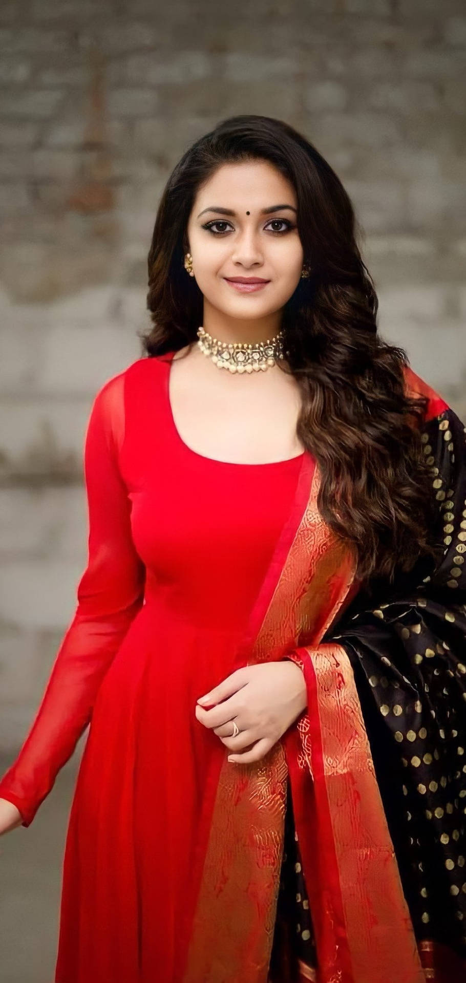 Keerthi Suresh Red Long-sleeved Dress Background
