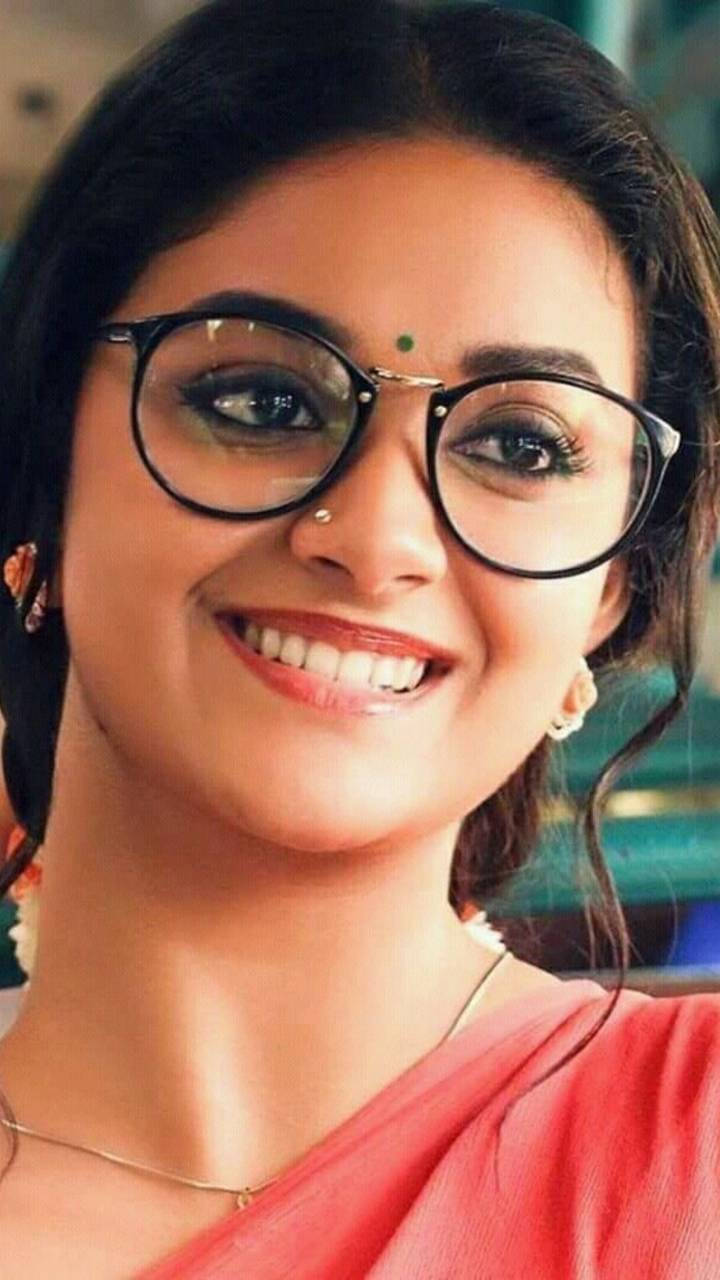 Keerthi Suresh Wearing Glasses Hd Background