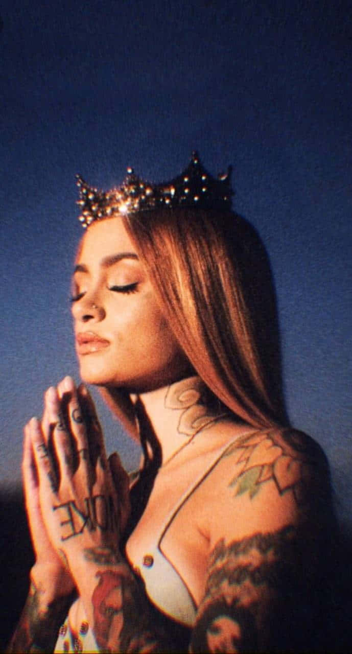 Kehlani With A Crown Background