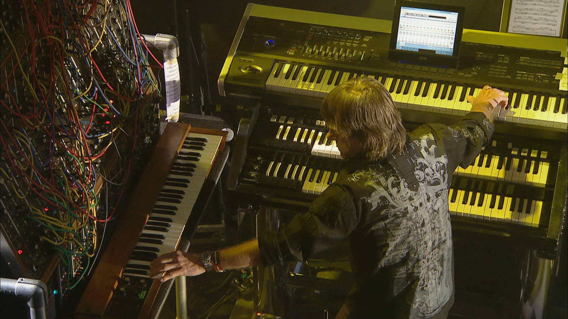 Keith Emerson Playing Piano Background