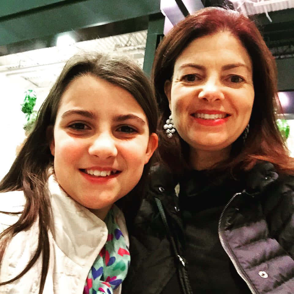 Kelly Ayotte With Daughter Background