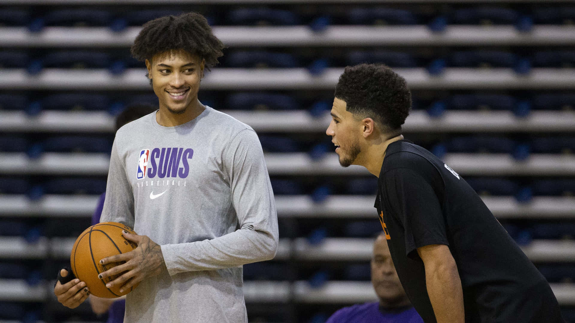 Kelly Oubre Jr. Continuing To Soar Background