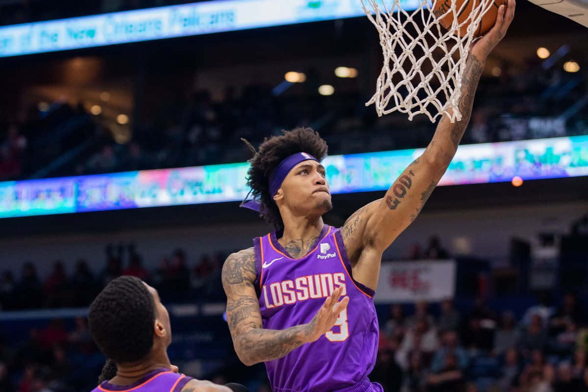 Kelly Oubre Jr. Super Dunk Background