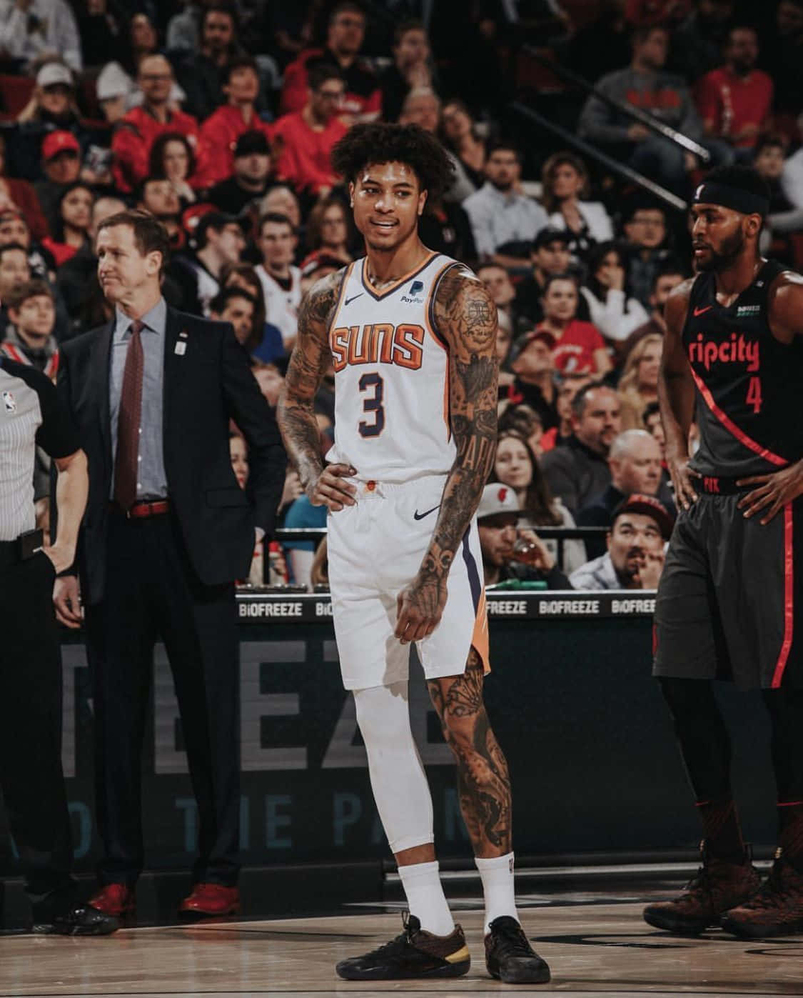 Kelly Oubre Jr. Whole-body Shot Background