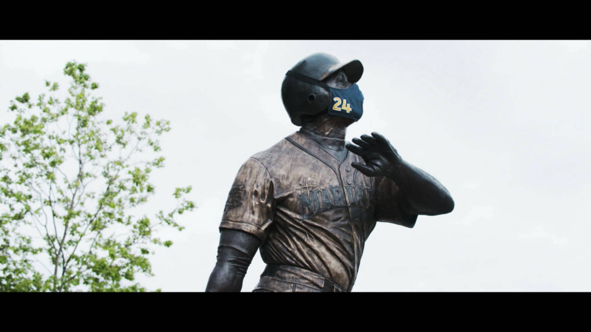 Ken Griffey Jr Bronze Statue Background