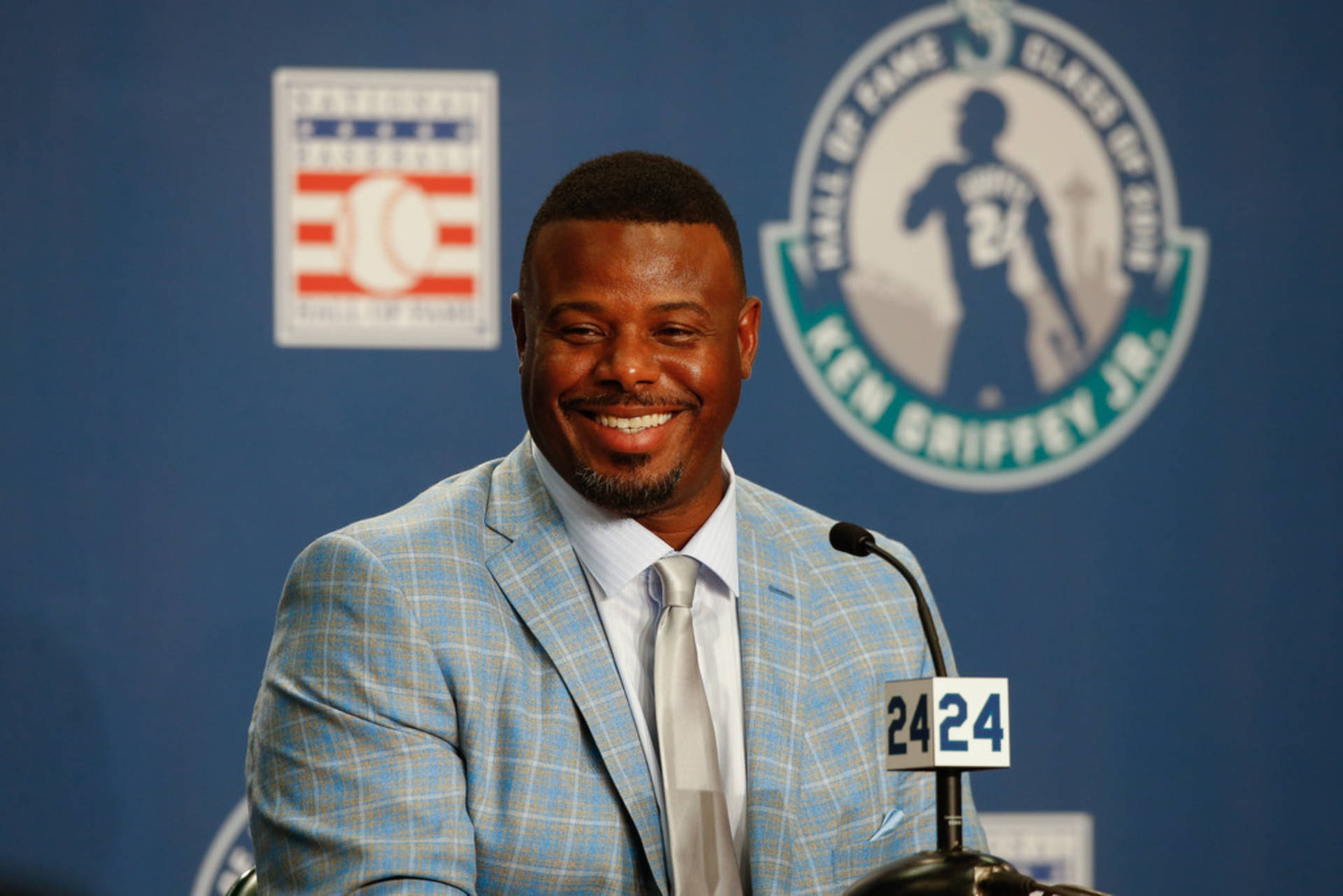 Ken Griffey Jr Pre-game Press Conference Background