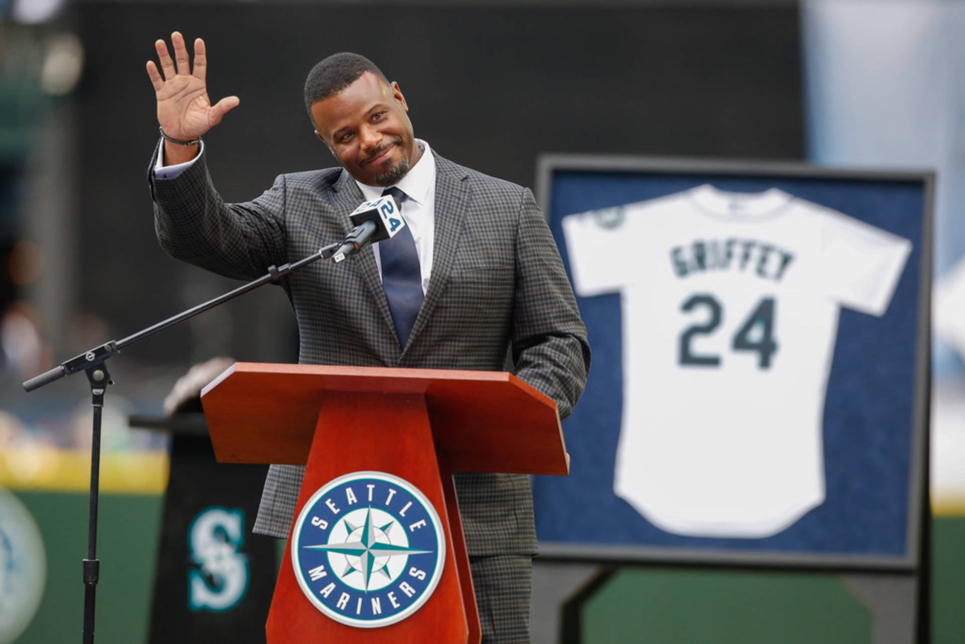 Ken Griffey Jr Retirement Ceremony Background