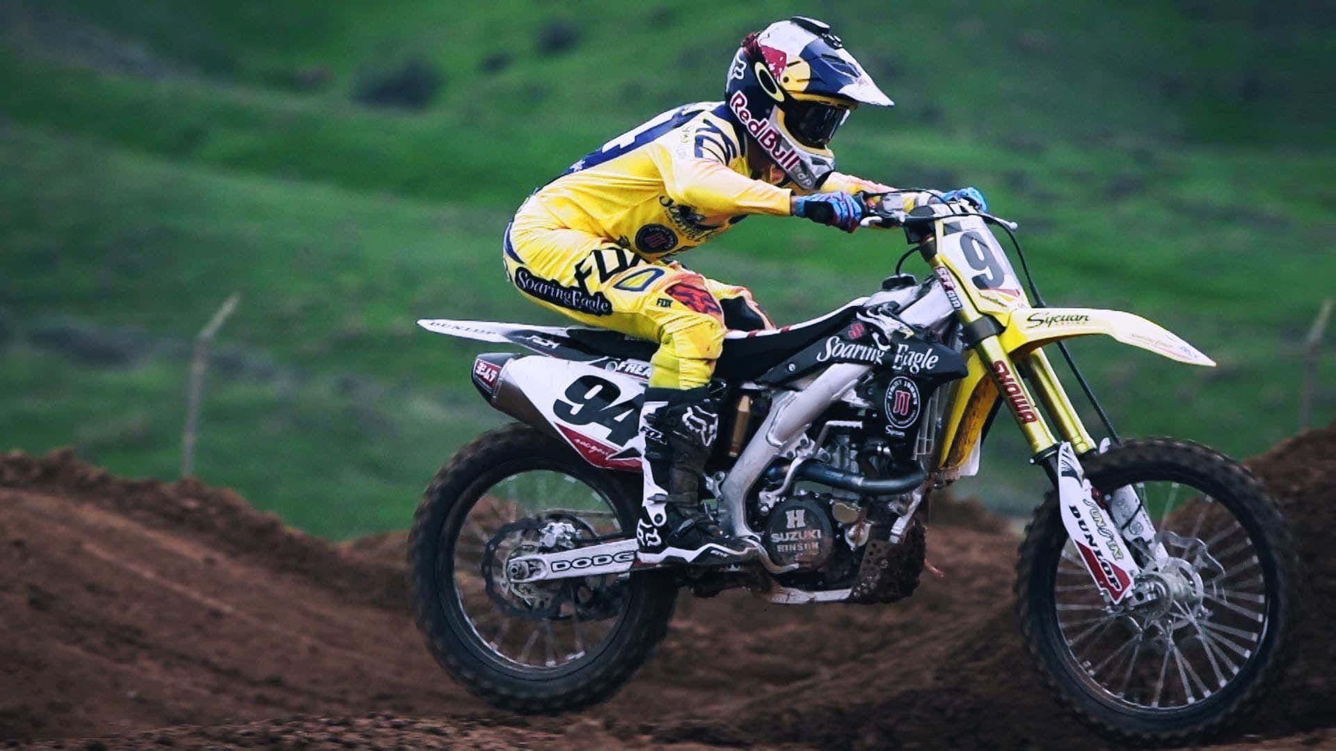 Ken Roczen Yellow Suit Race Background