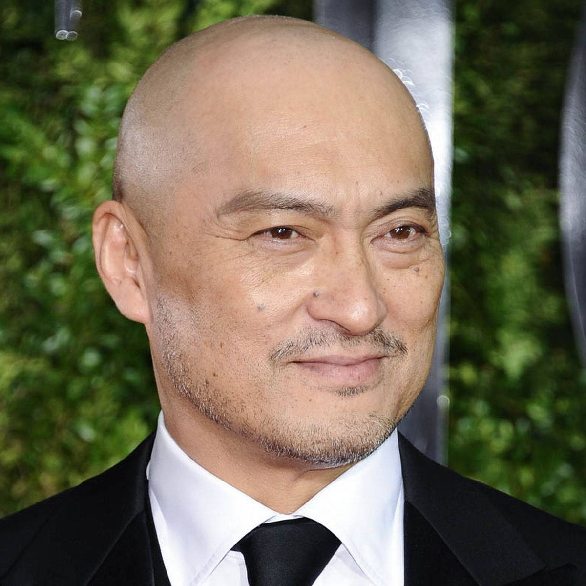 Ken Watanabe Smiling Red Carpet Close Up Photo Background