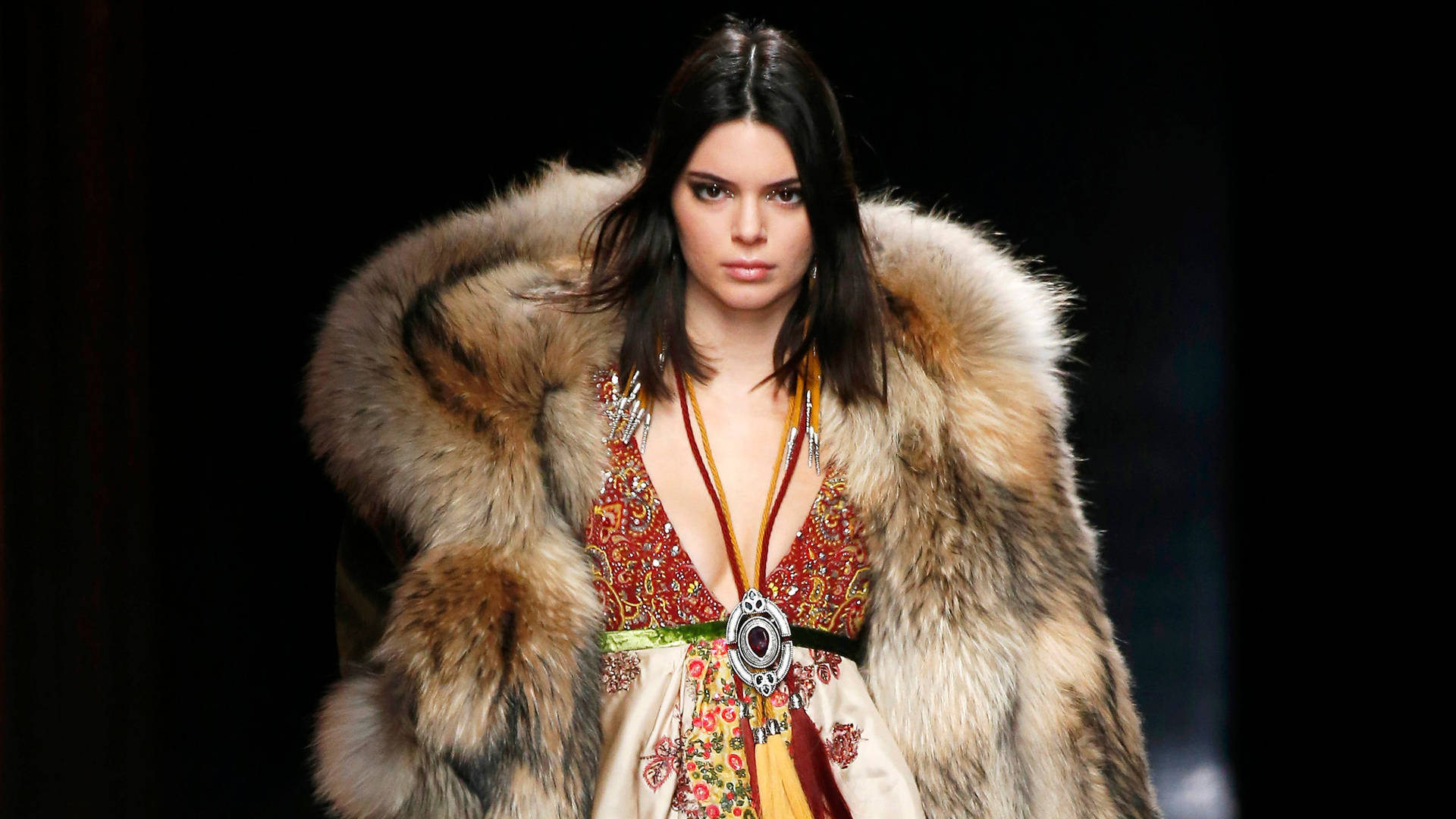 Kendall Jenner Wearing Animal Fur Background
