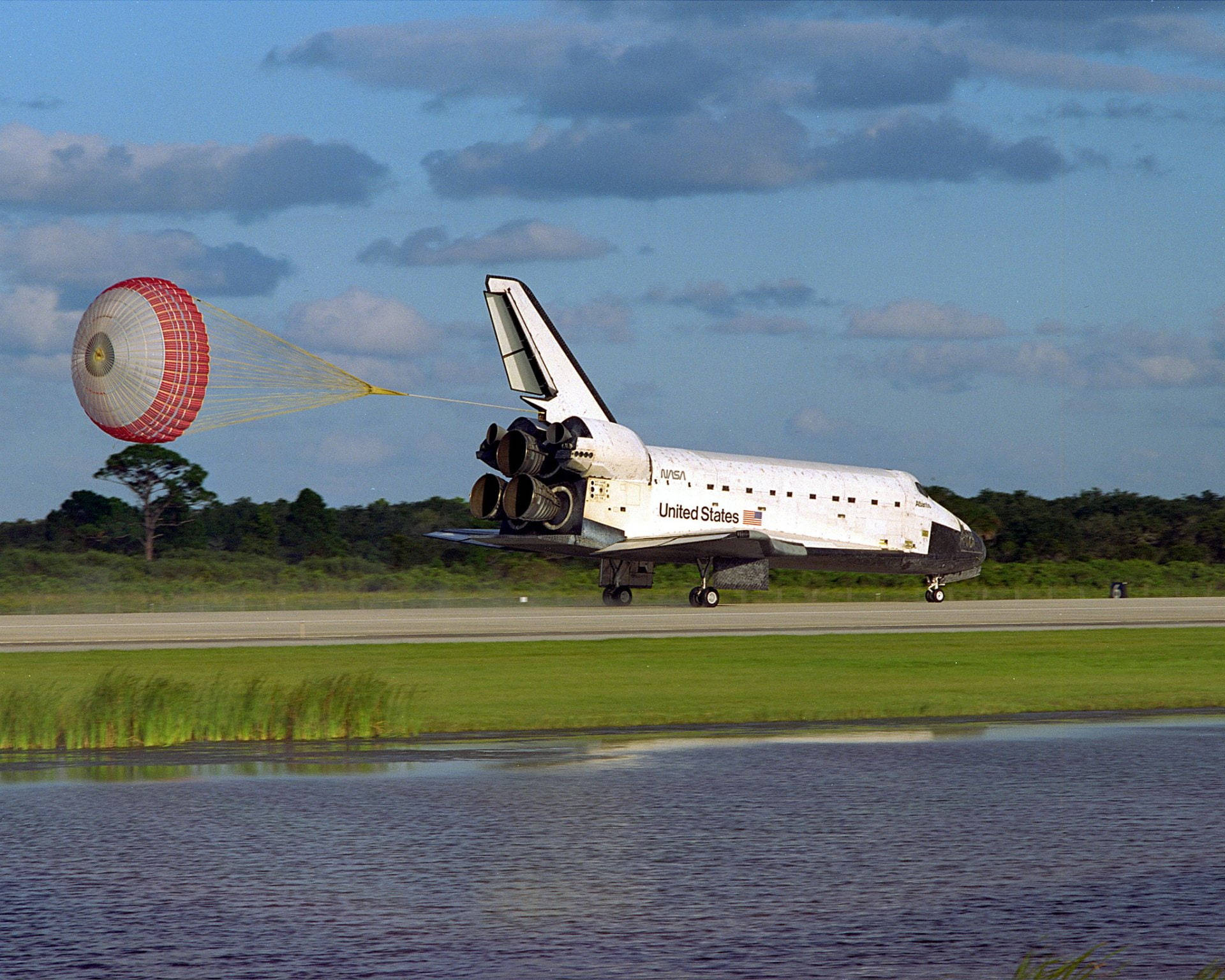 Kennedy Space Center Shuttle Atlantis Landing Background