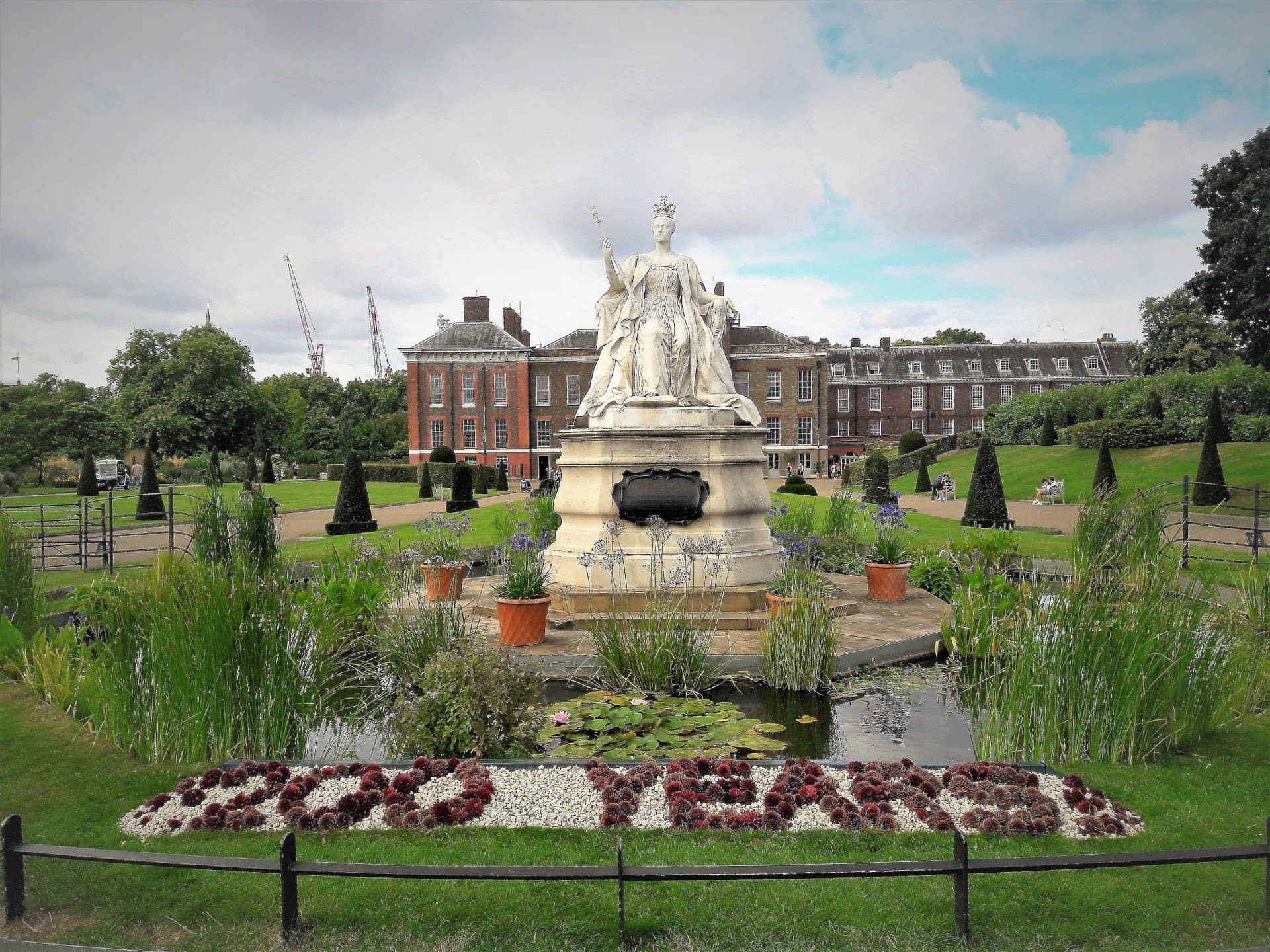 Kensington Palace - A Royal Residence Of 200 Years Background