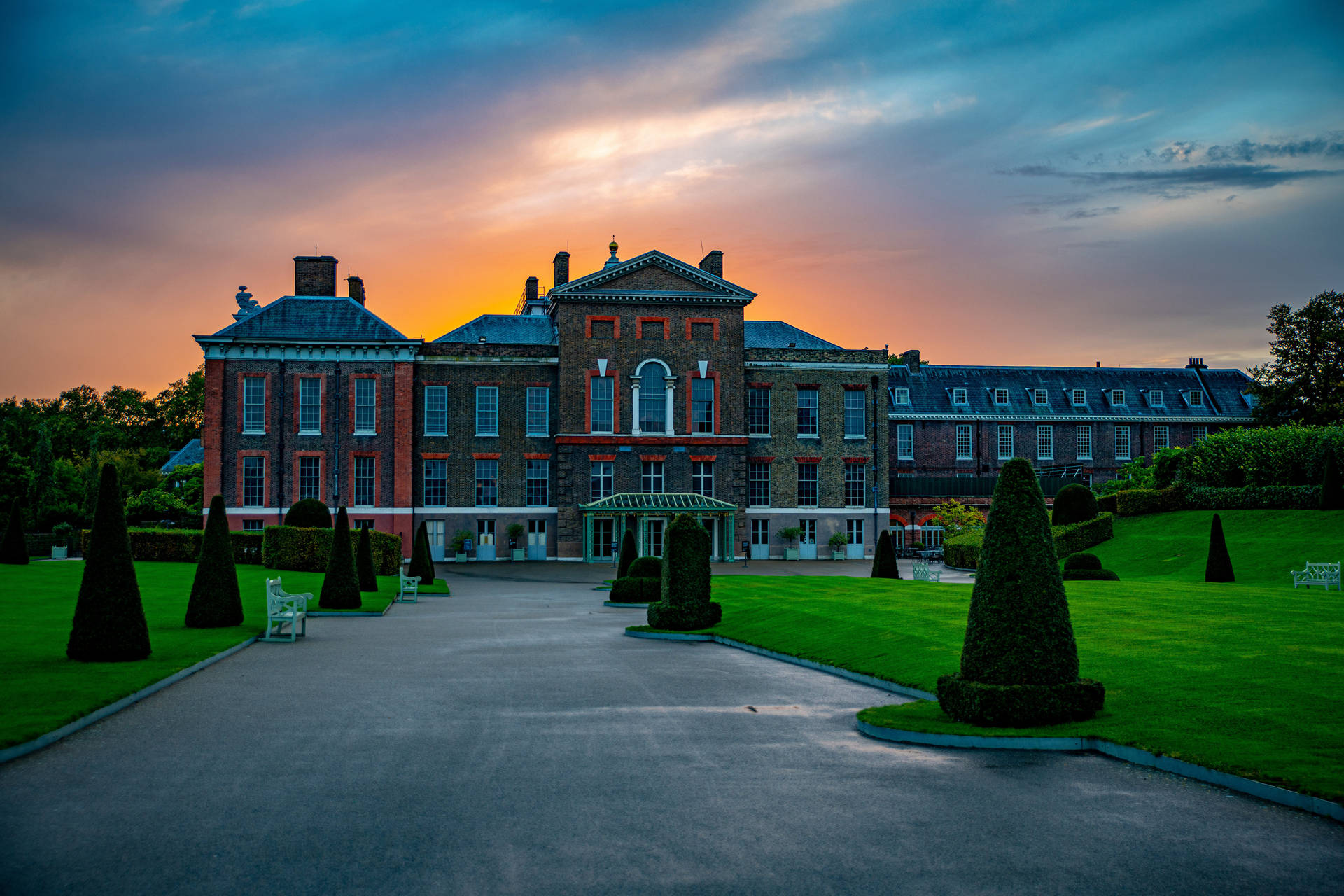 Kensington Palace Photographed During Sunset Background