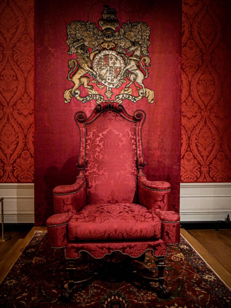 Kensington Palace Red Throne Phone Background