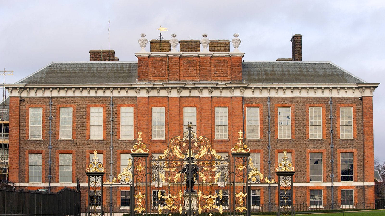 Kensington Palace White Sky Background