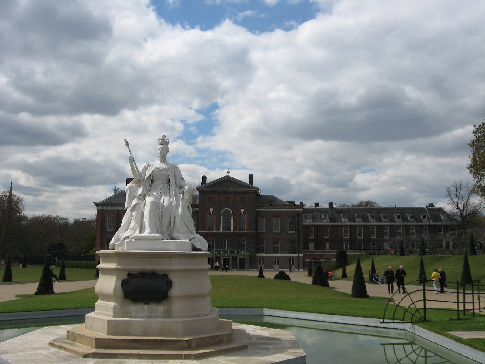 Kensington Palace With Tourists Background